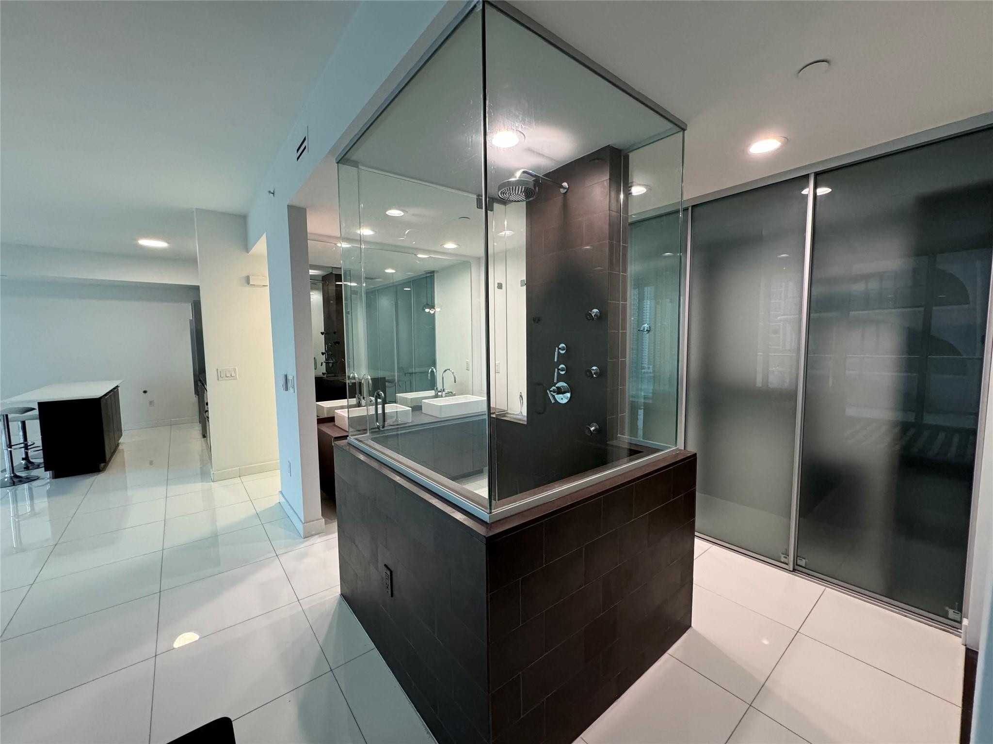 1040 Biscayne Blvd 2108