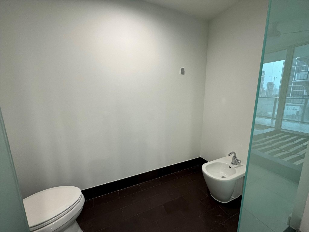 1040 Biscayne Blvd 2108