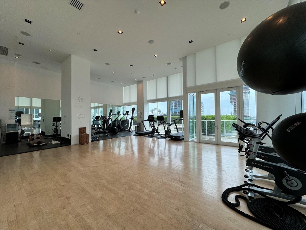 1040 Biscayne Blvd 2108