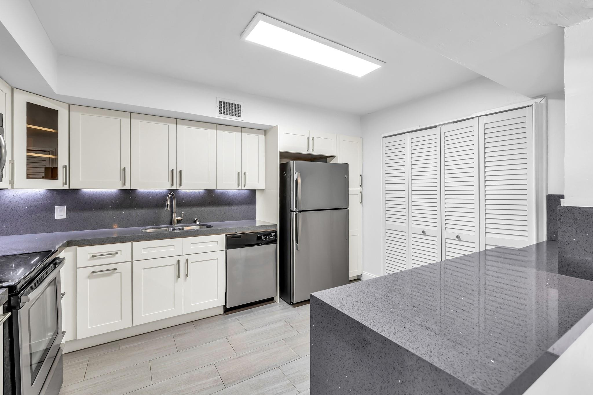 2802 N 46th Avenue B518