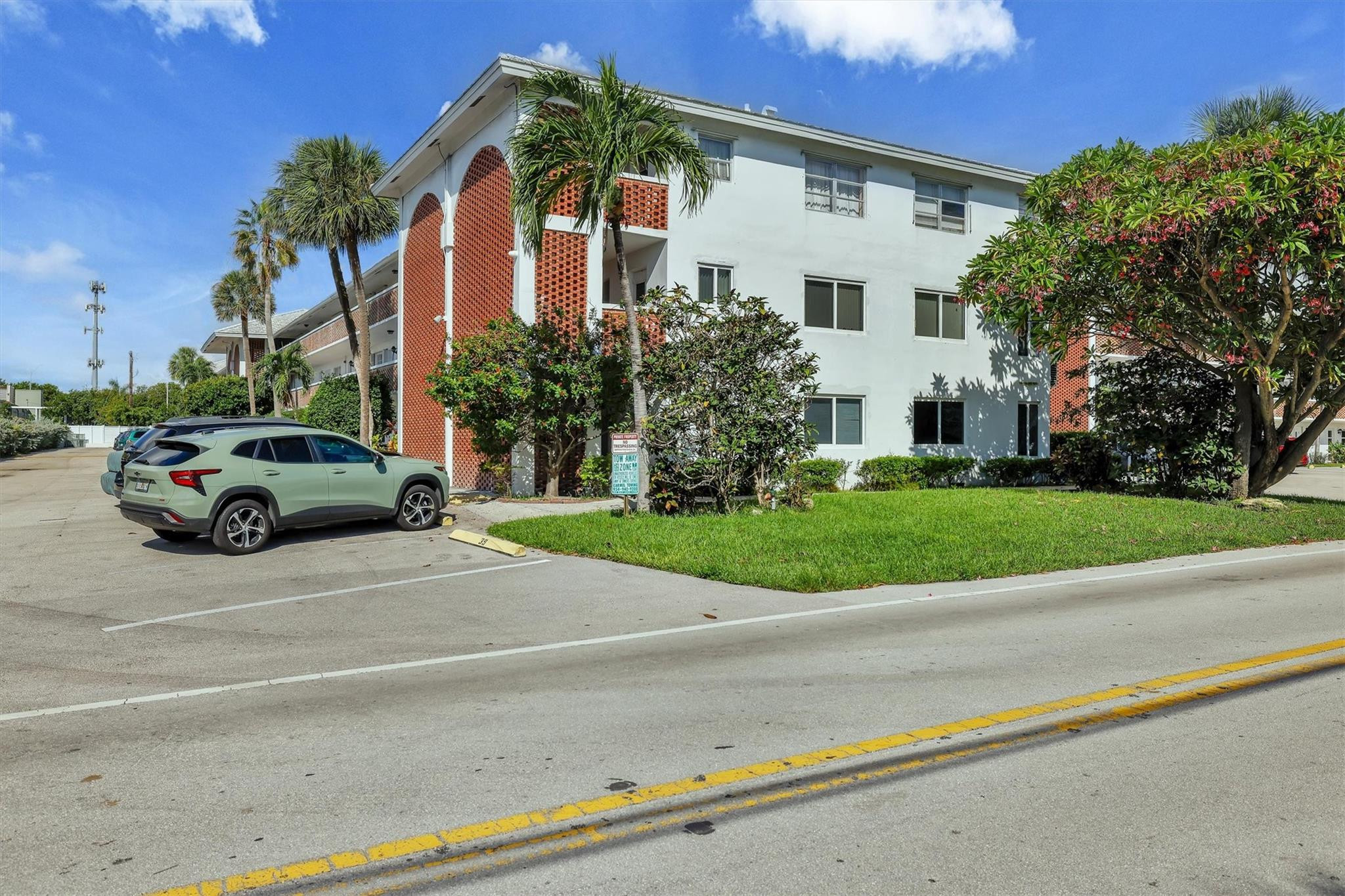 2050 NE 39th Street S102