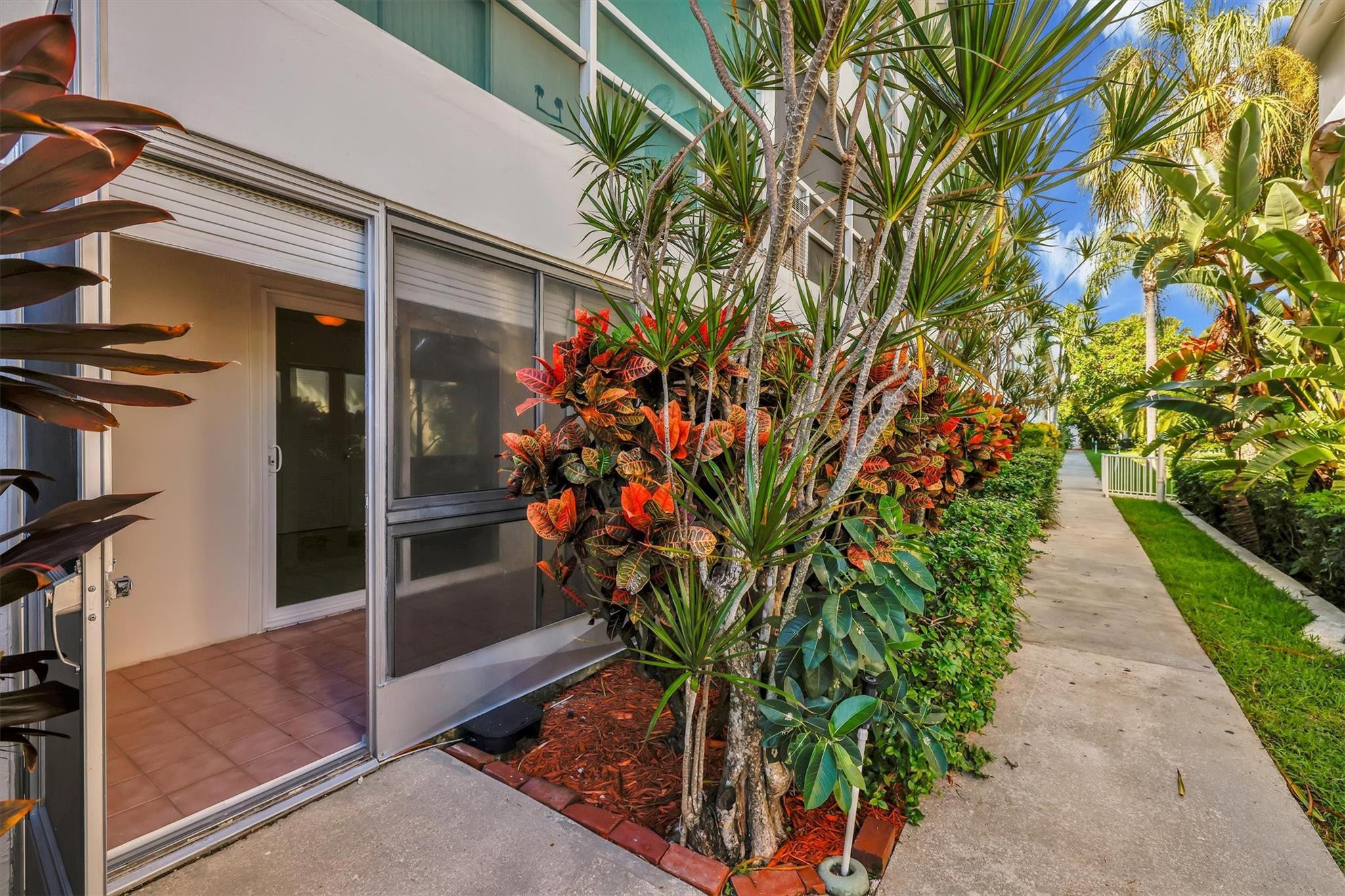 2050 NE 39th Street S102