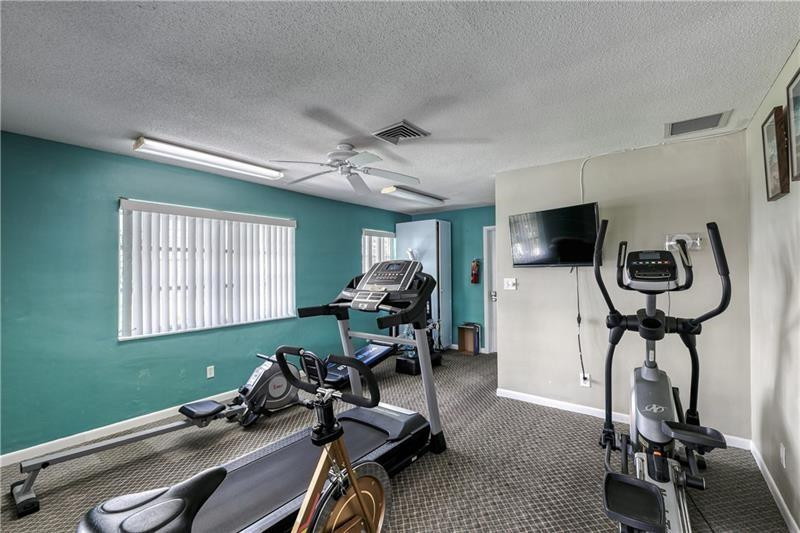 2050 NE 39th Street S102