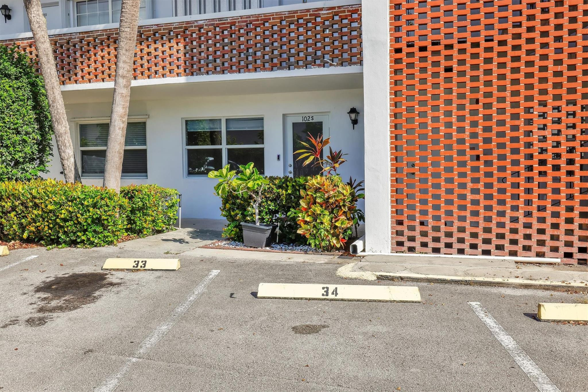 2050 NE 39th Street S102