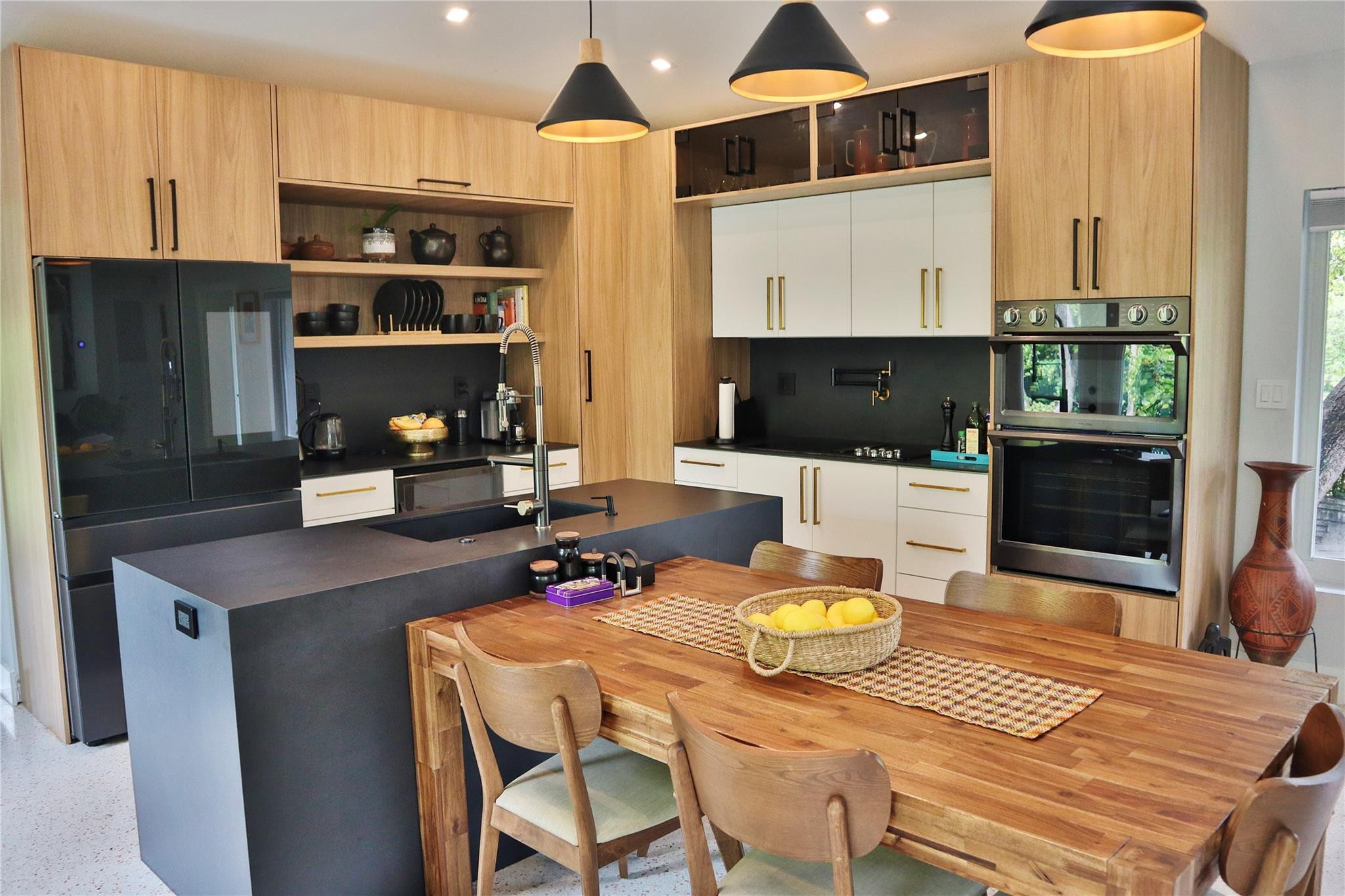 1900 Coral Gardens Drive