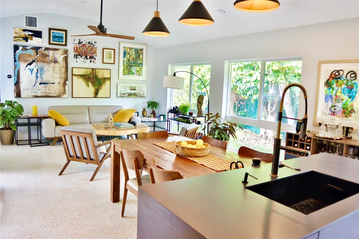 1900 Coral Gardens Drive