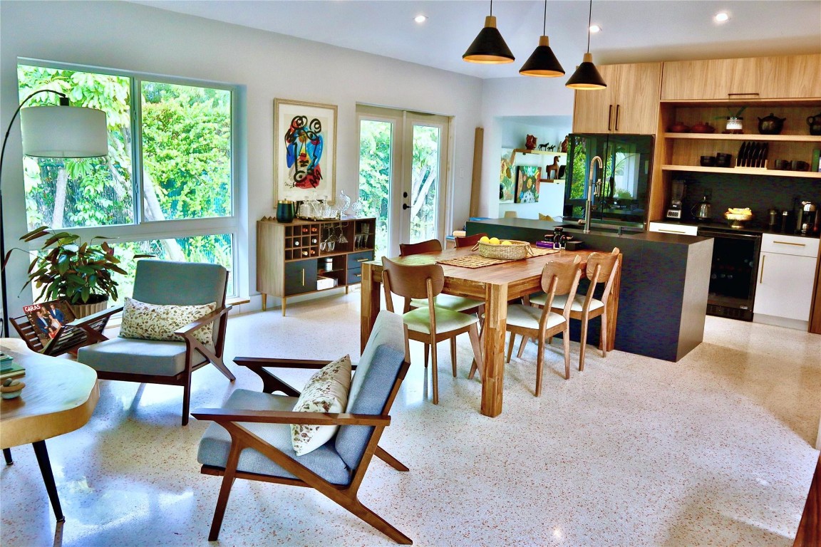 1900 Coral Gardens Drive