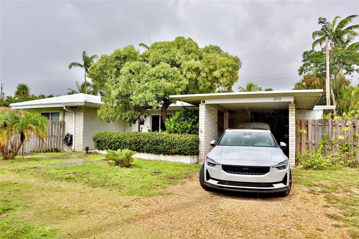 1900 Coral Gardens Drive