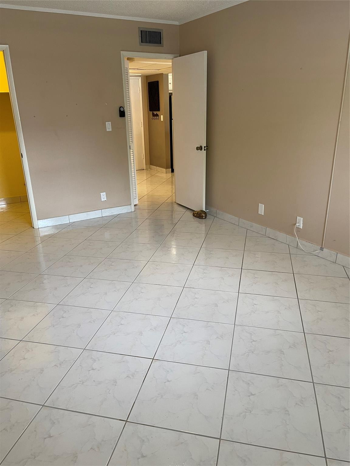 253 S Cypress Rd 204