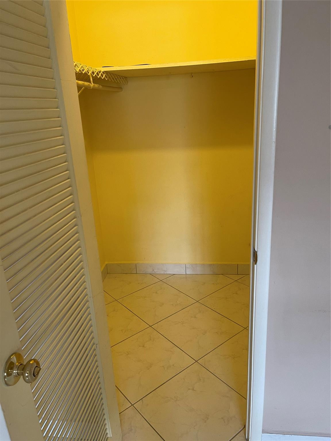 253 S Cypress Rd 204