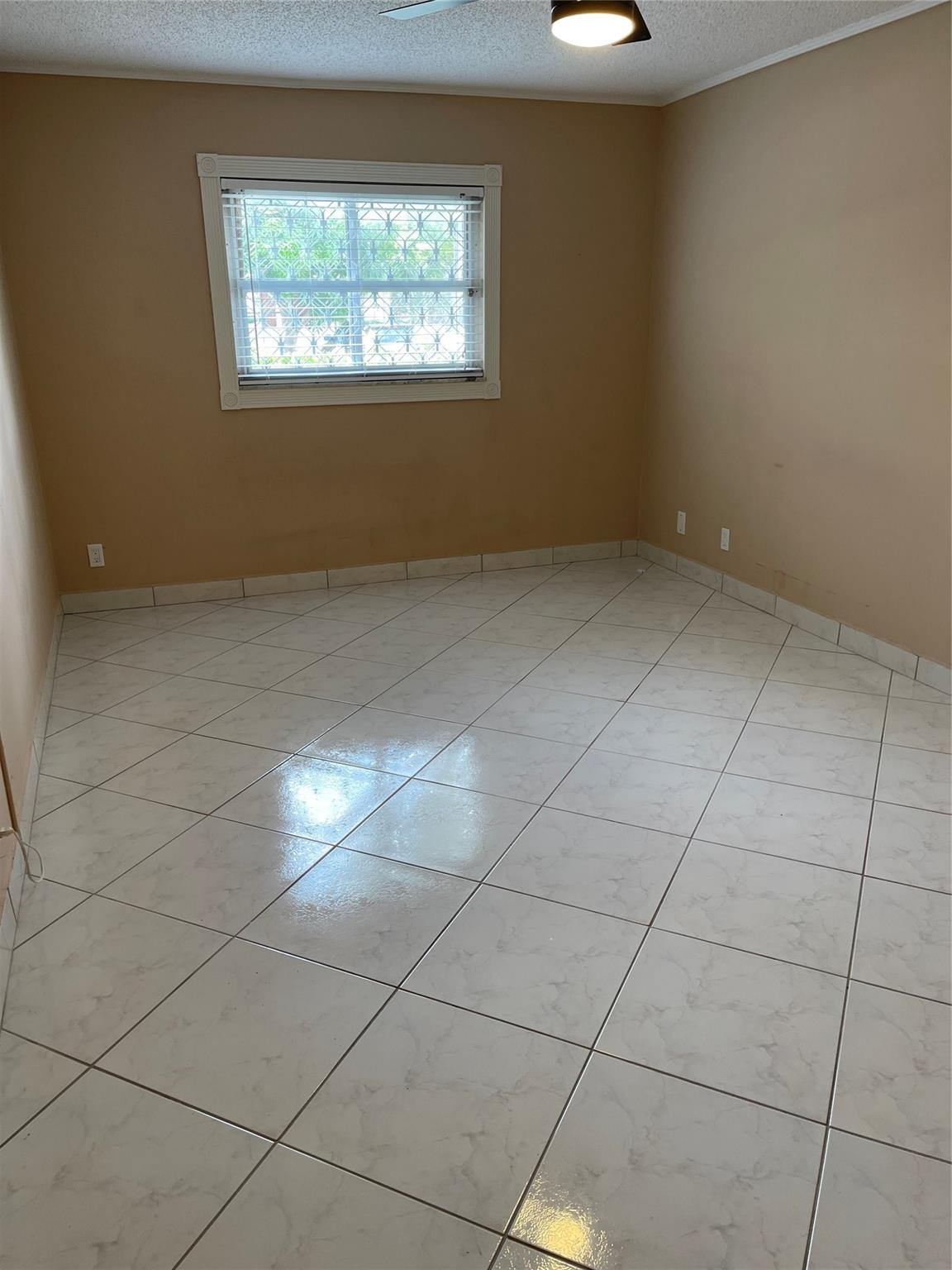 253 S Cypress Rd 204