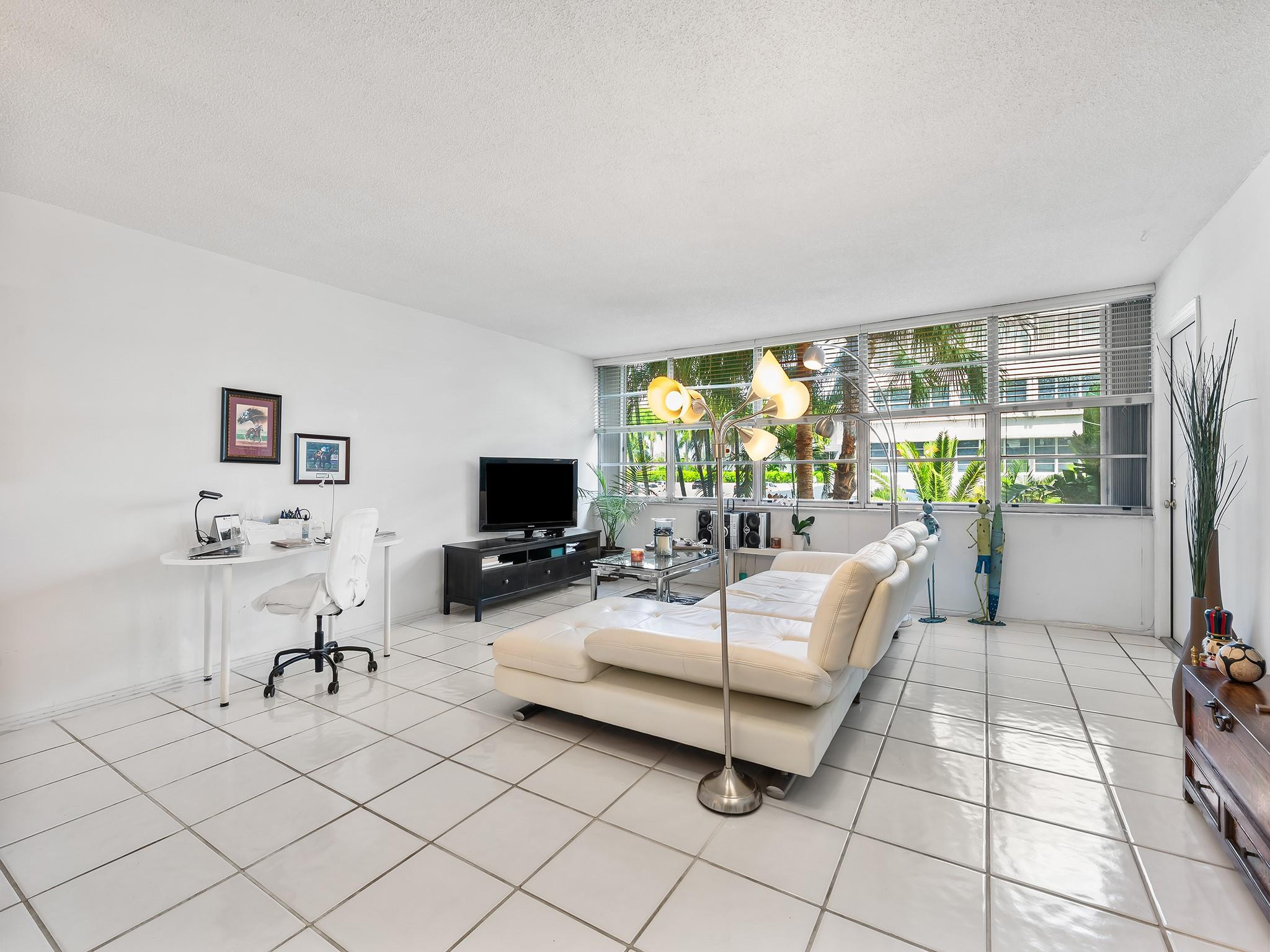 1160 N Federal Highway 219