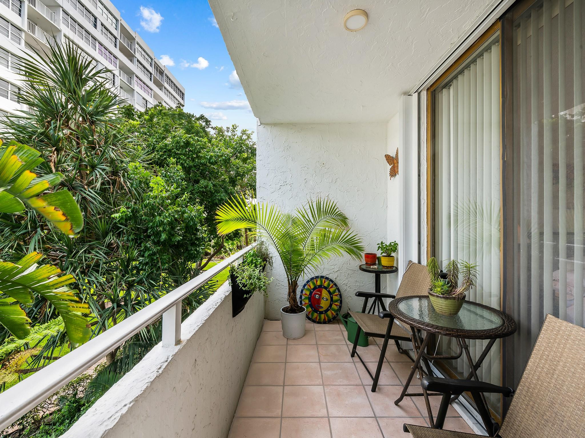 1160 N Federal Highway 219