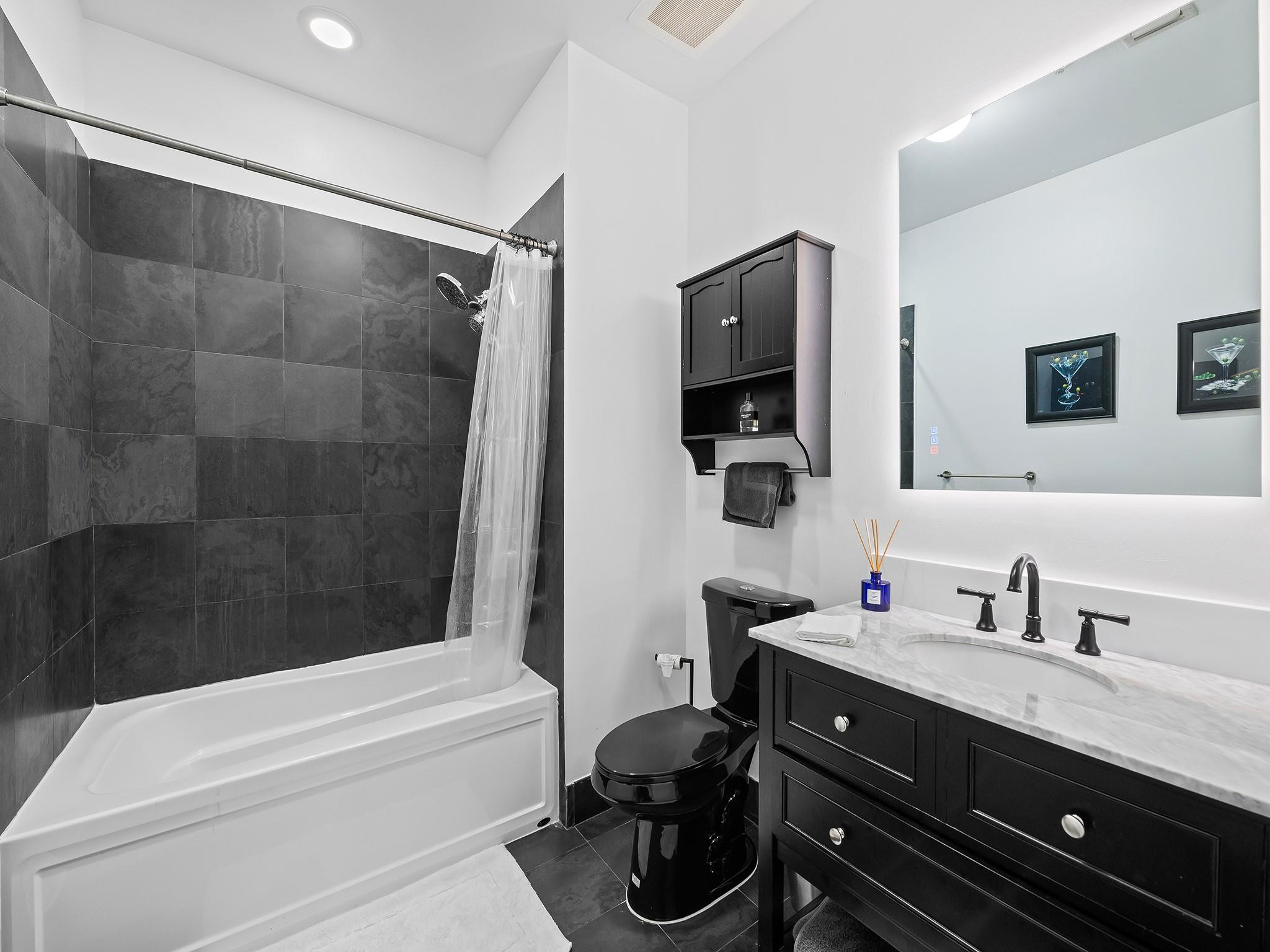 313 NE 2nd Street 201