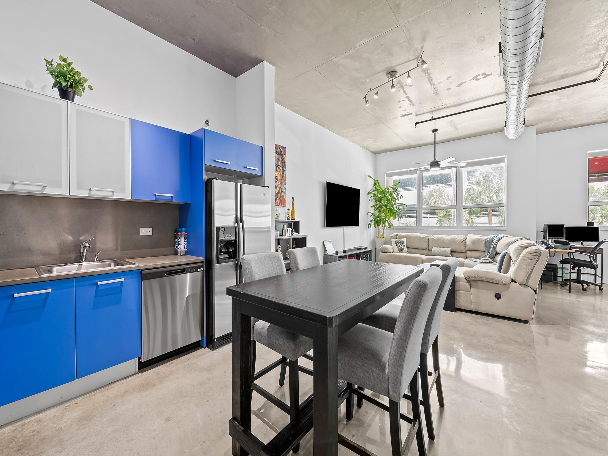 313 NE 2nd Street 201