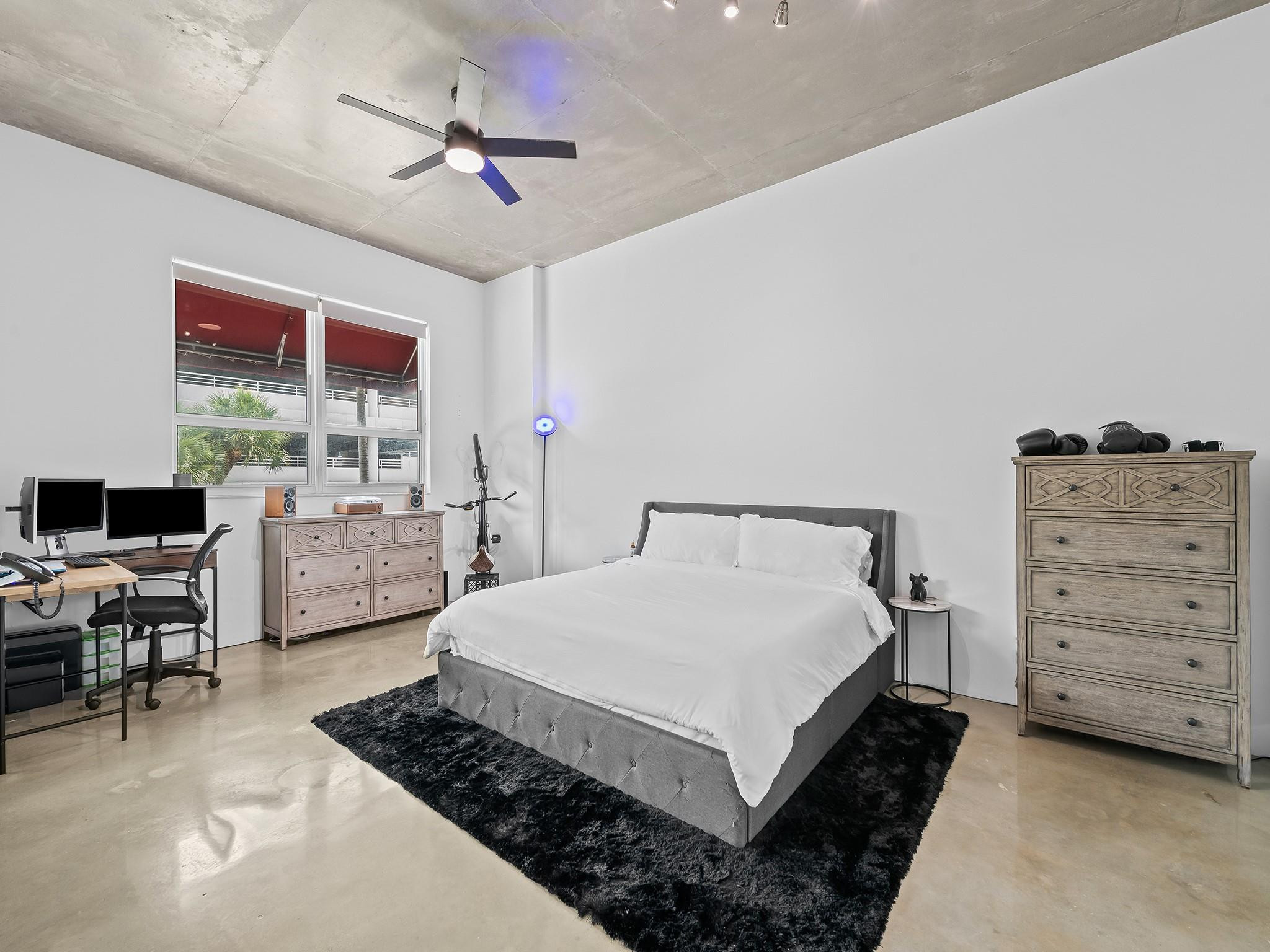 313 NE 2nd Street 201