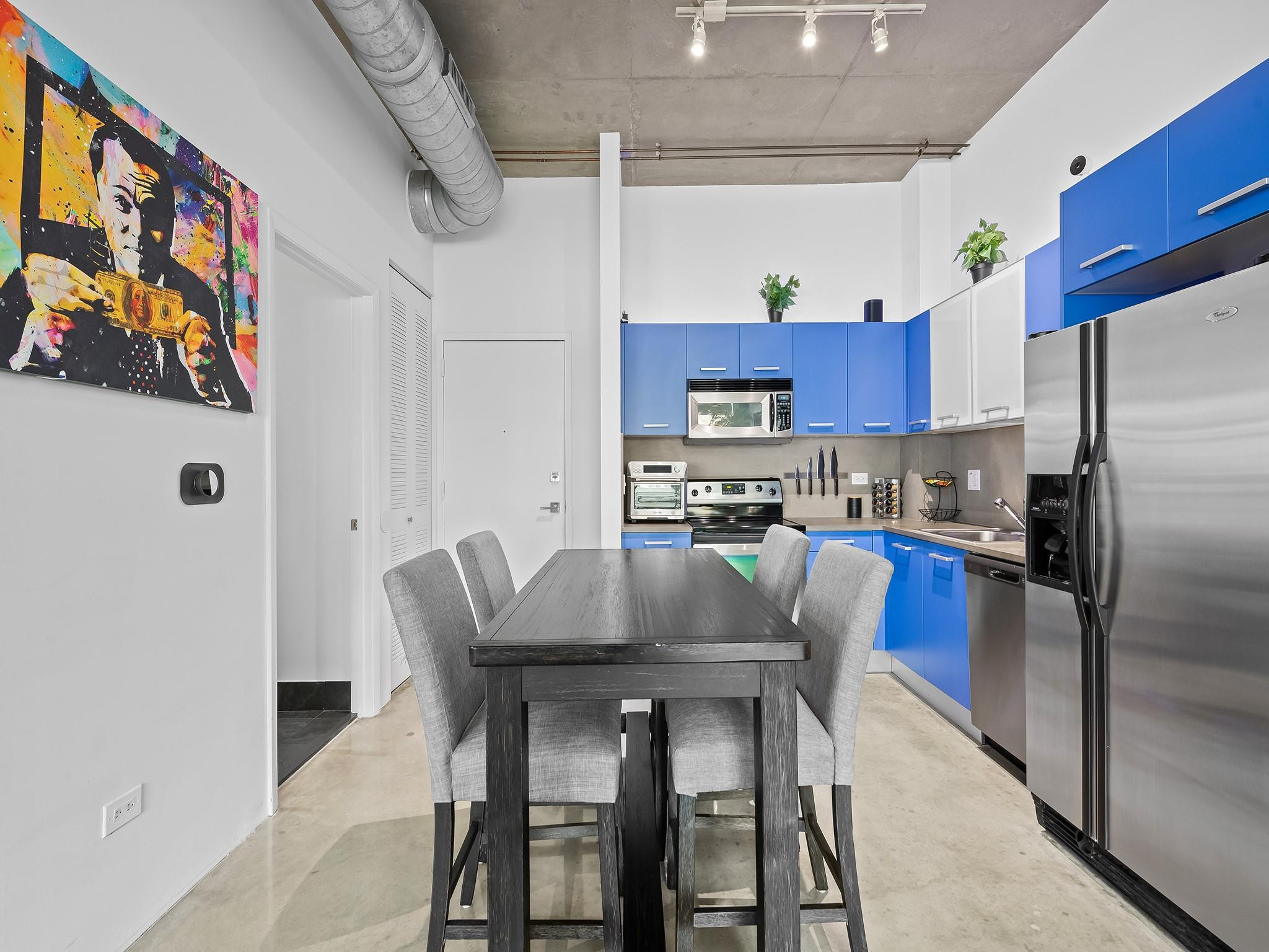 313 NE 2nd Street 201