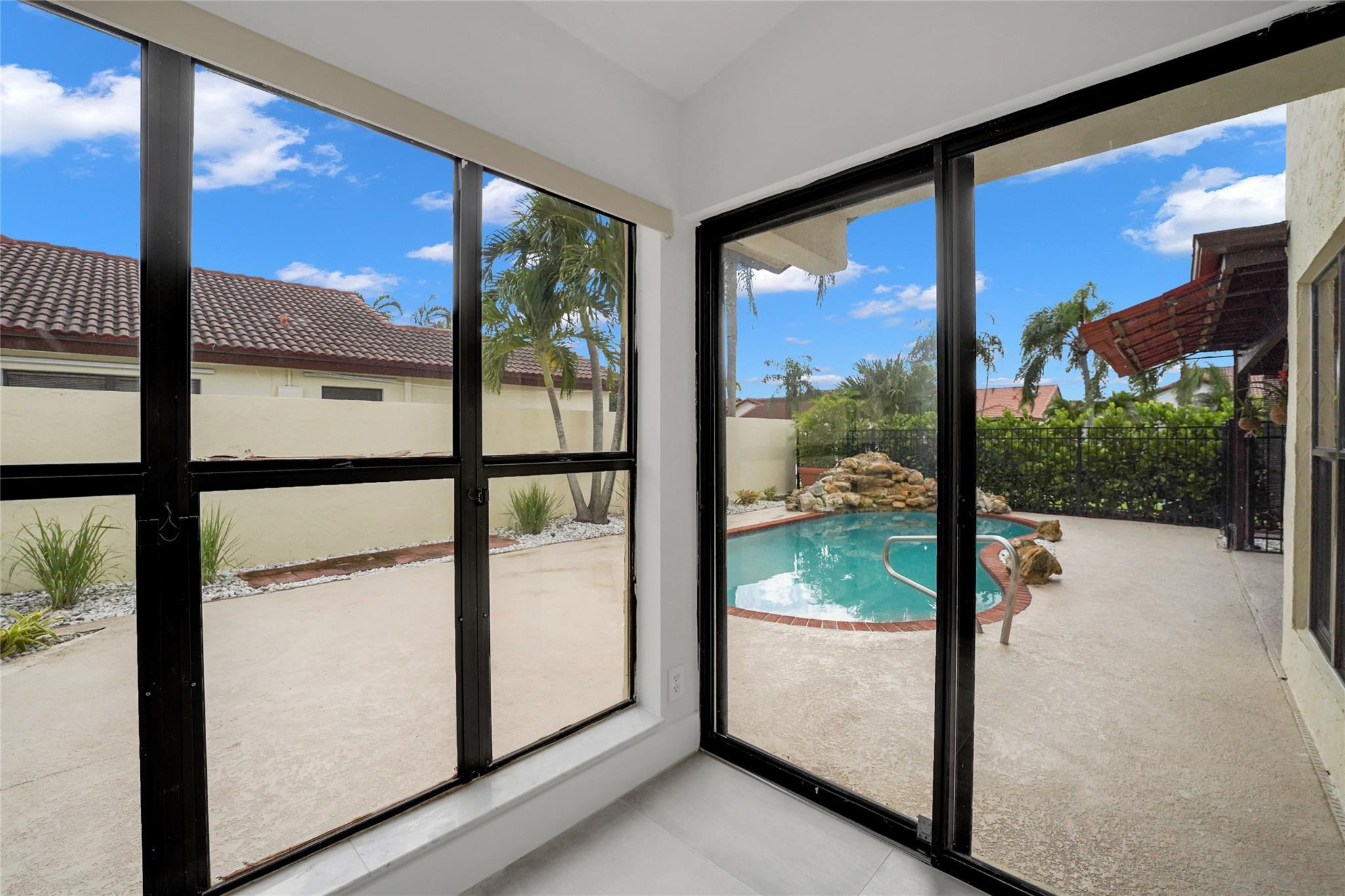 7850 Villa Nova Drive