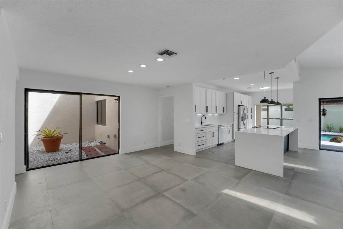 7850 Villa Nova Drive