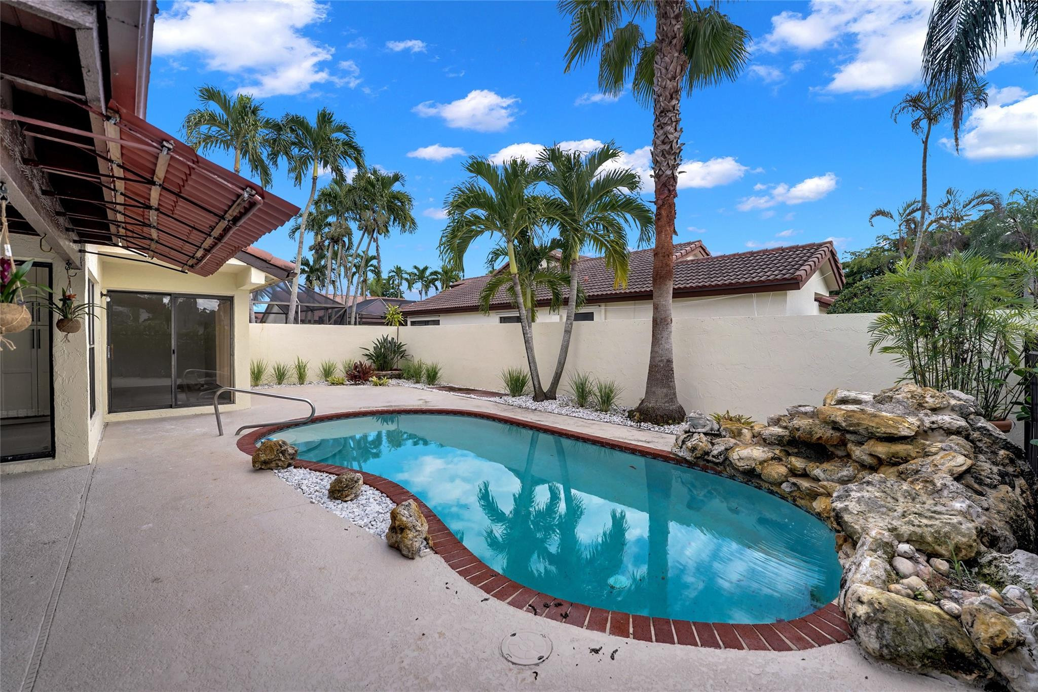 7850 Villa Nova Drive