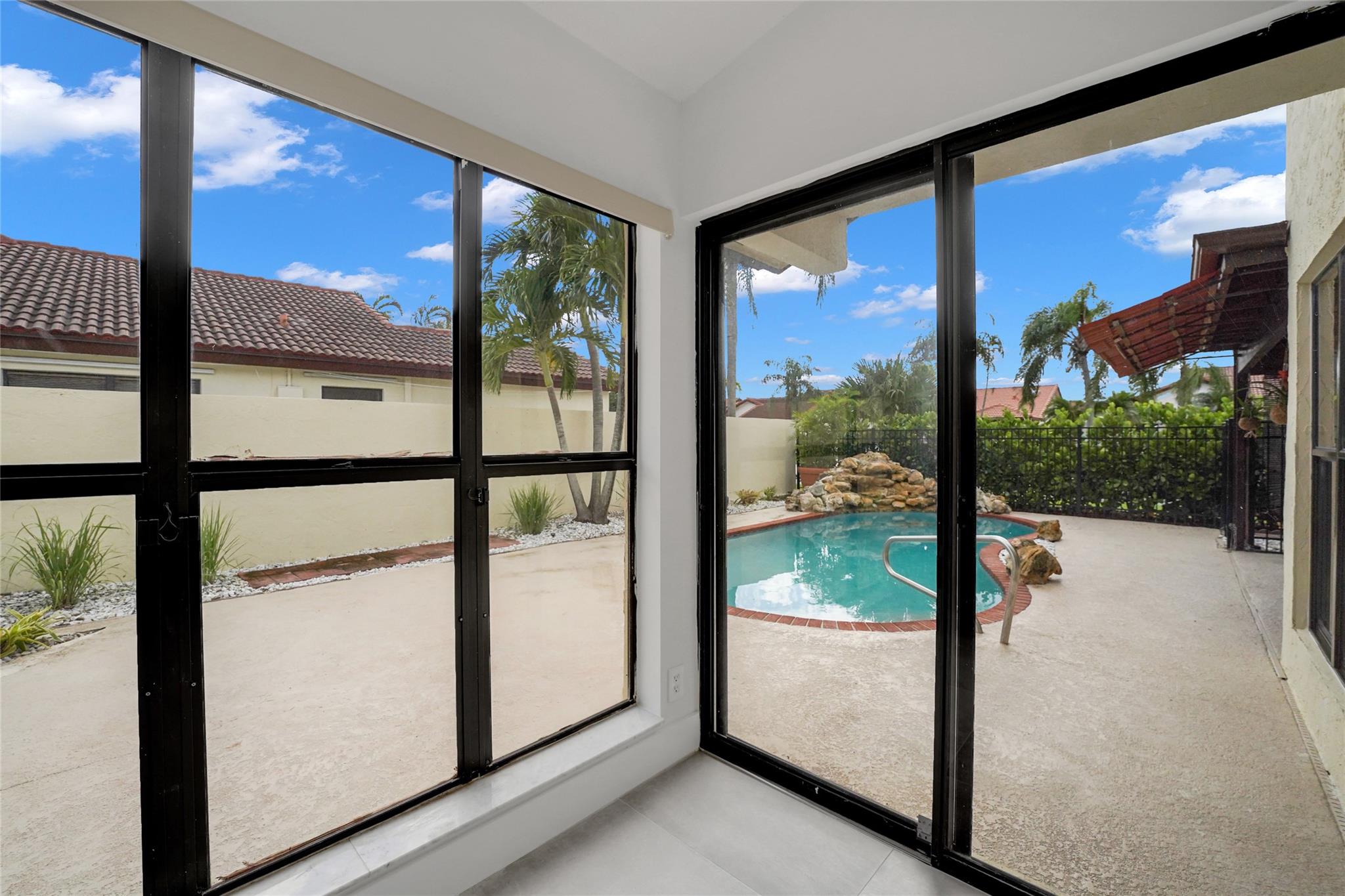 7850 Villa Nova Drive