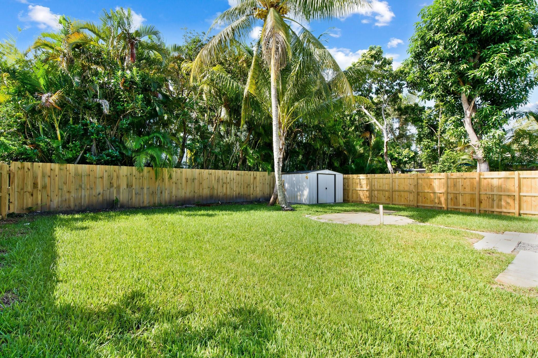 1112 NE 11th Street 1