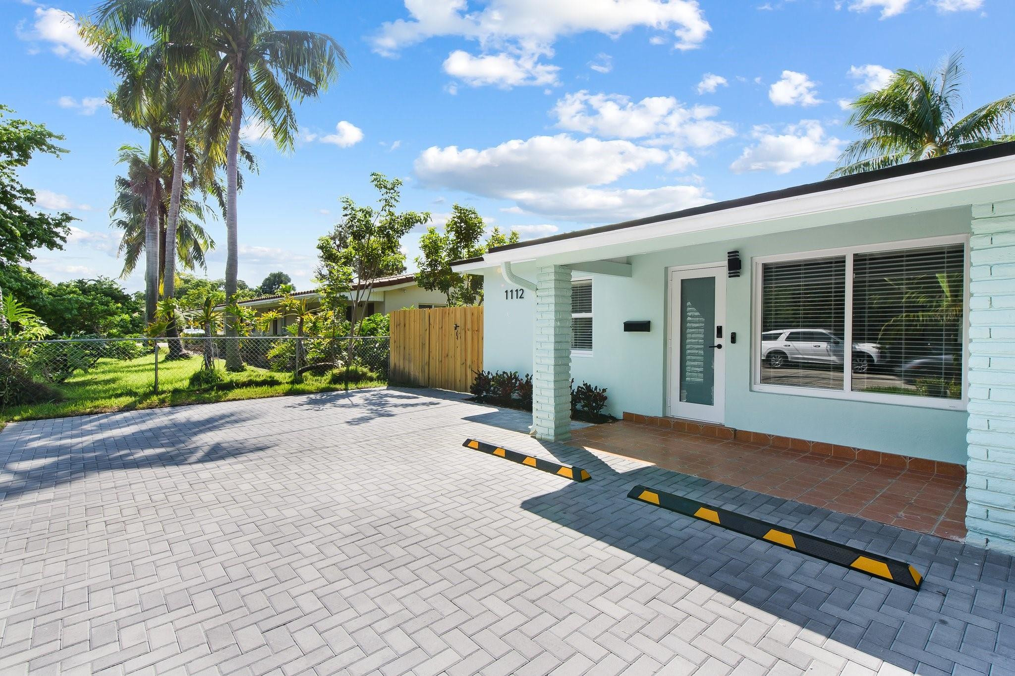 1112 NE 11th Street 1