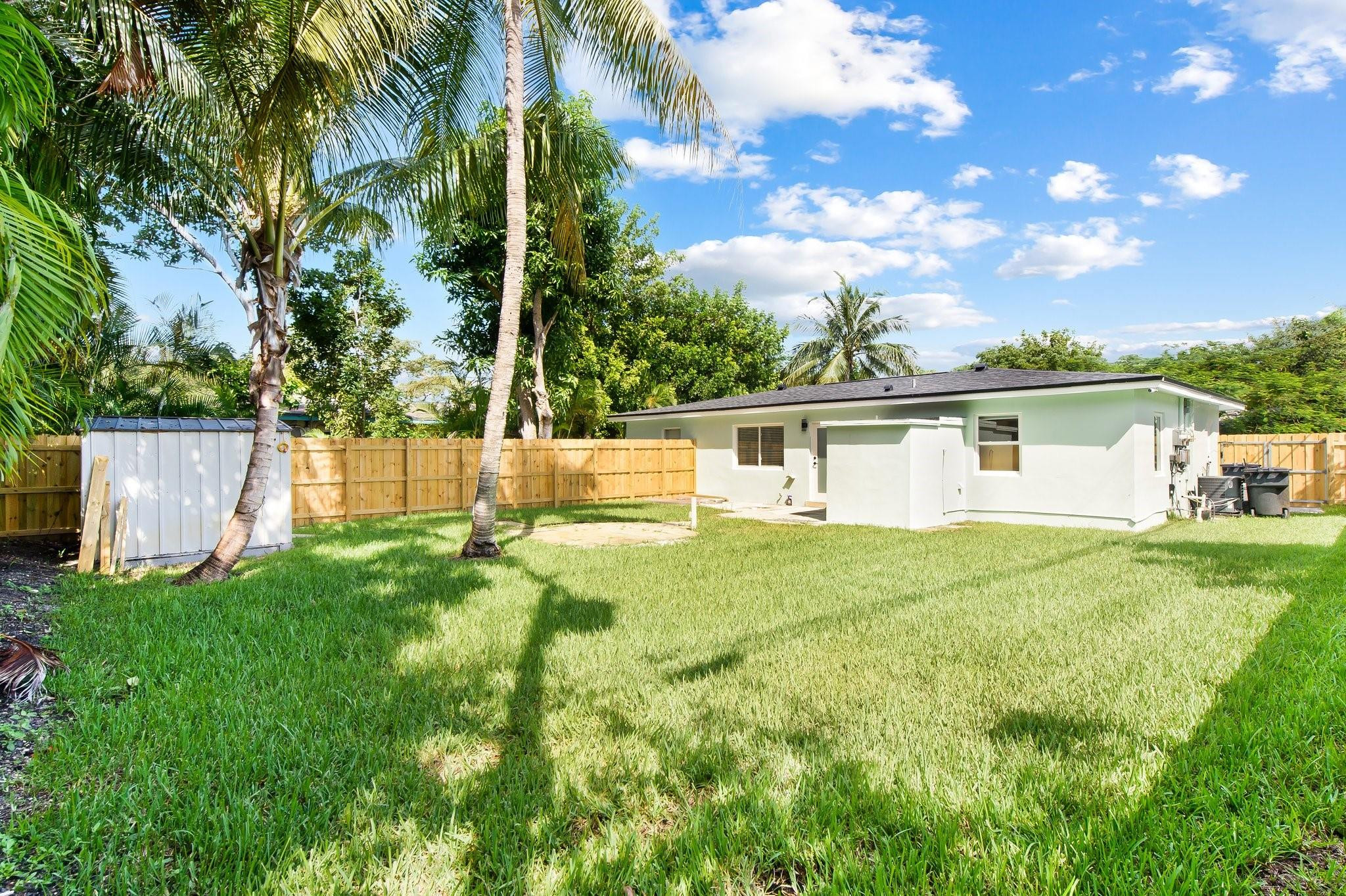 1112 NE 11th Street 1