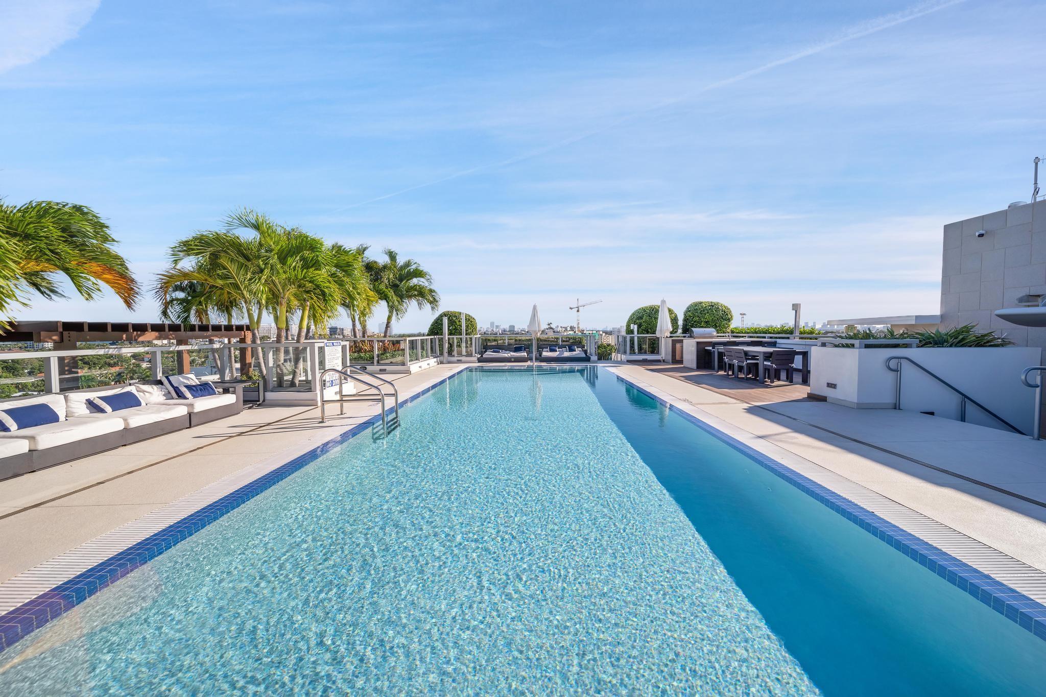 9521 E Bay Harbor Dr 305