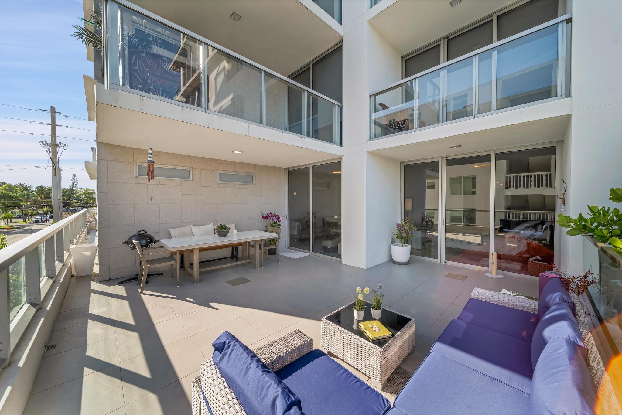9521 E Bay Harbor Dr 305