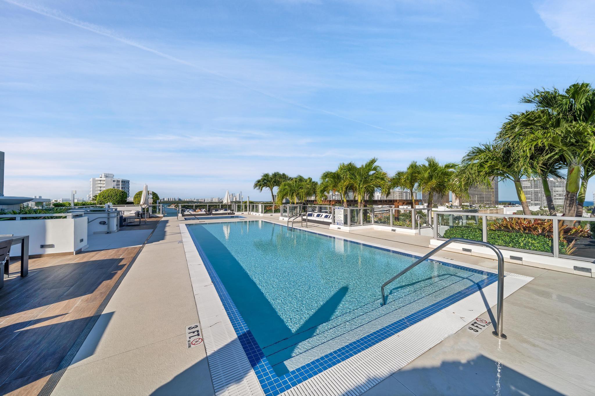 9521 E Bay Harbor Dr 305