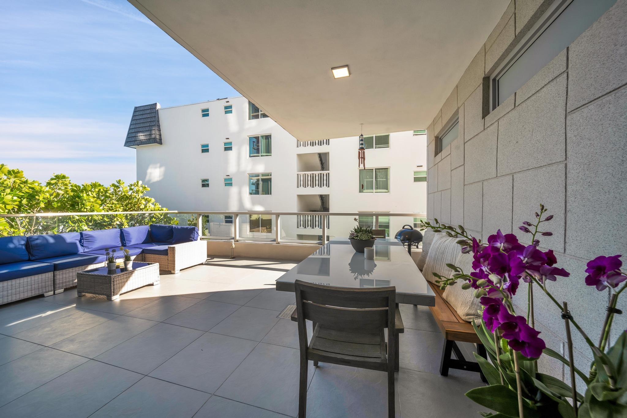 9521 E Bay Harbor Dr 305