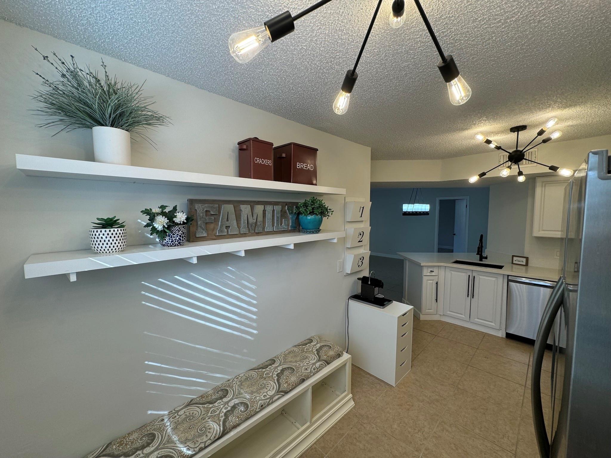 8901 Wiles Rd 208