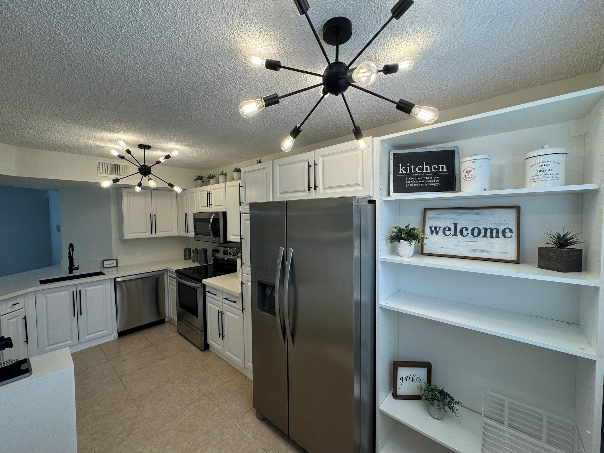 8901 Wiles Rd 208