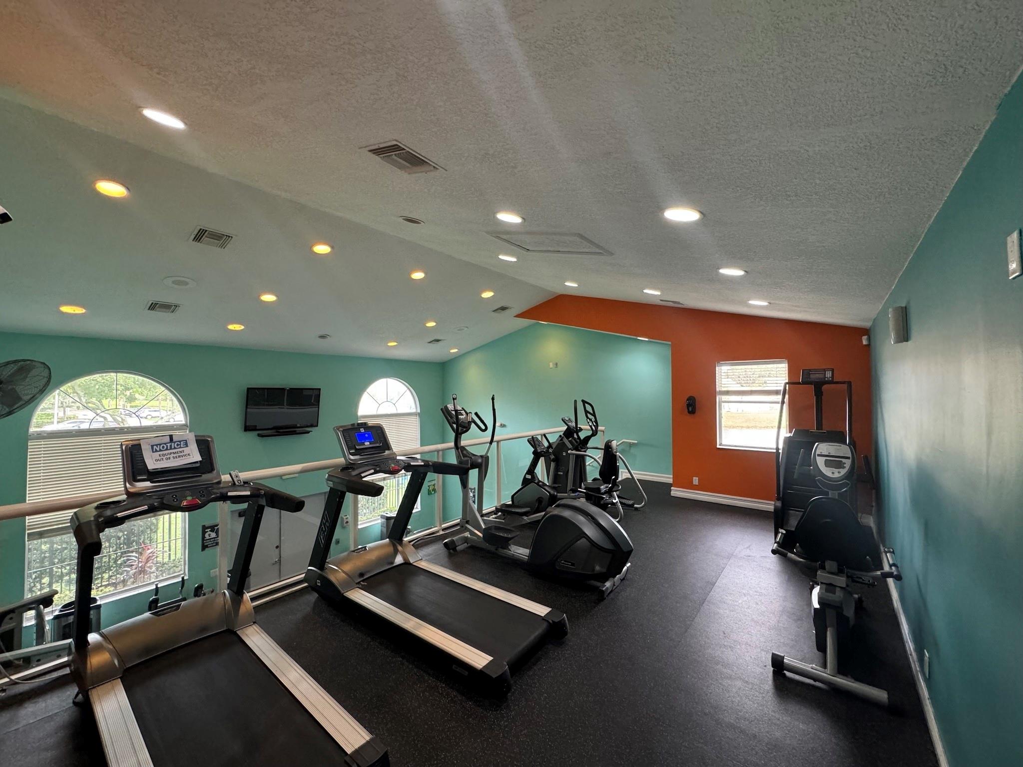8901 Wiles Rd 208