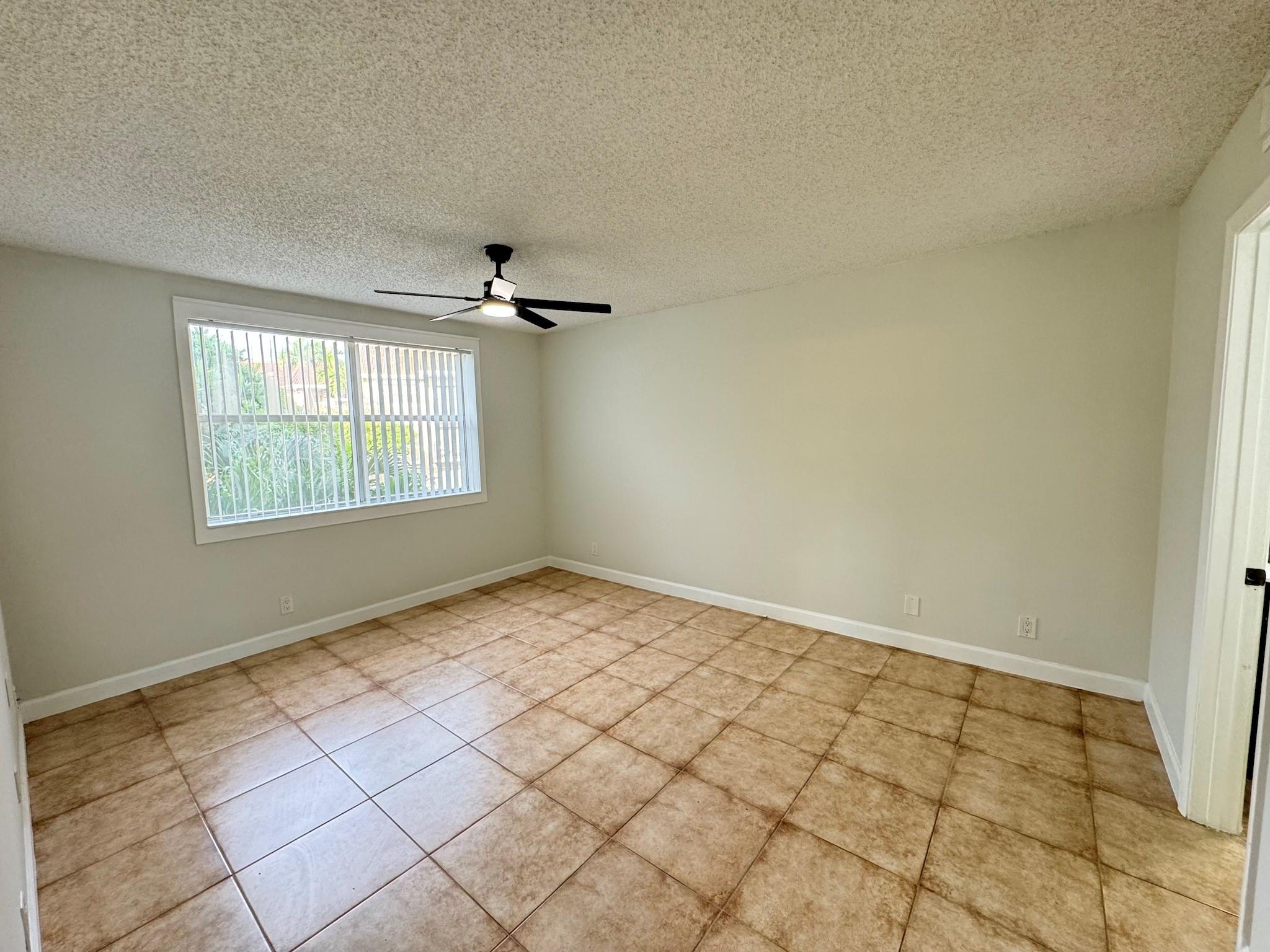 8901 Wiles Rd 208