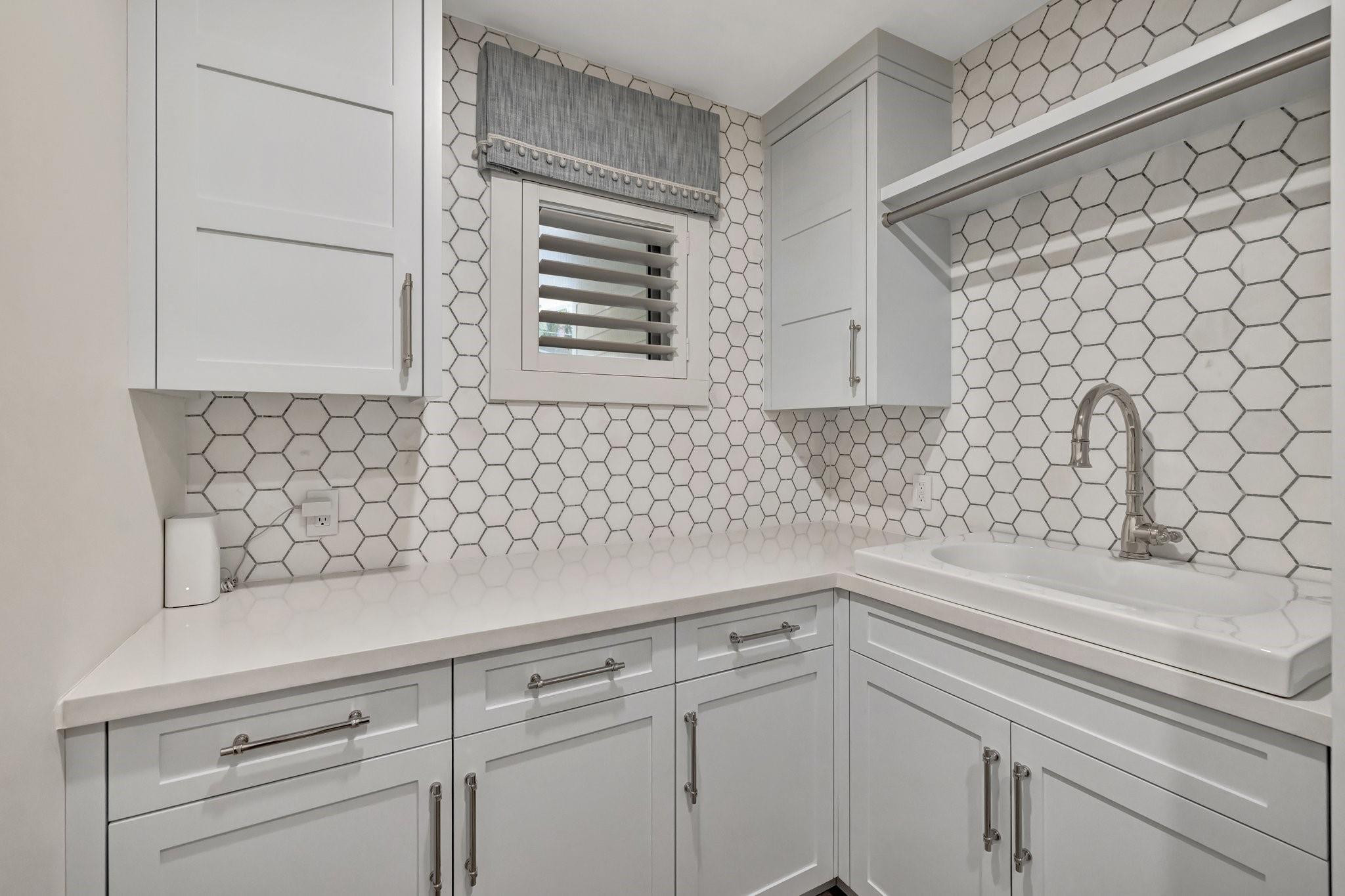 2501 NE 33rd Street