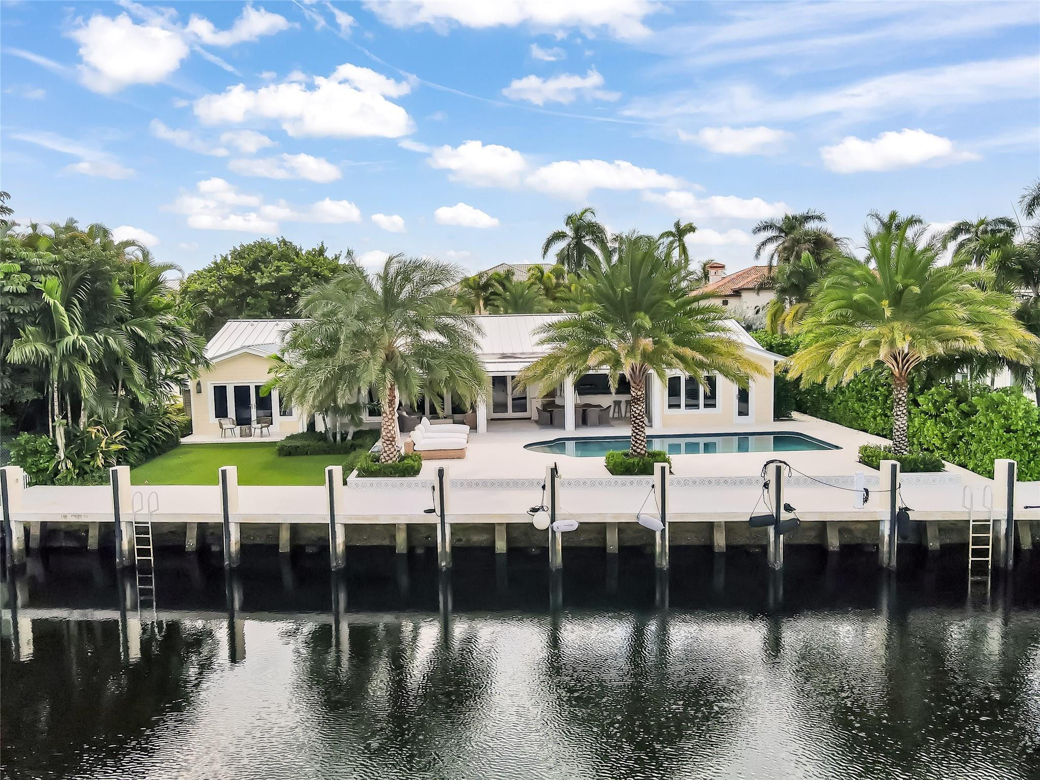 2501 NE 33rd Street