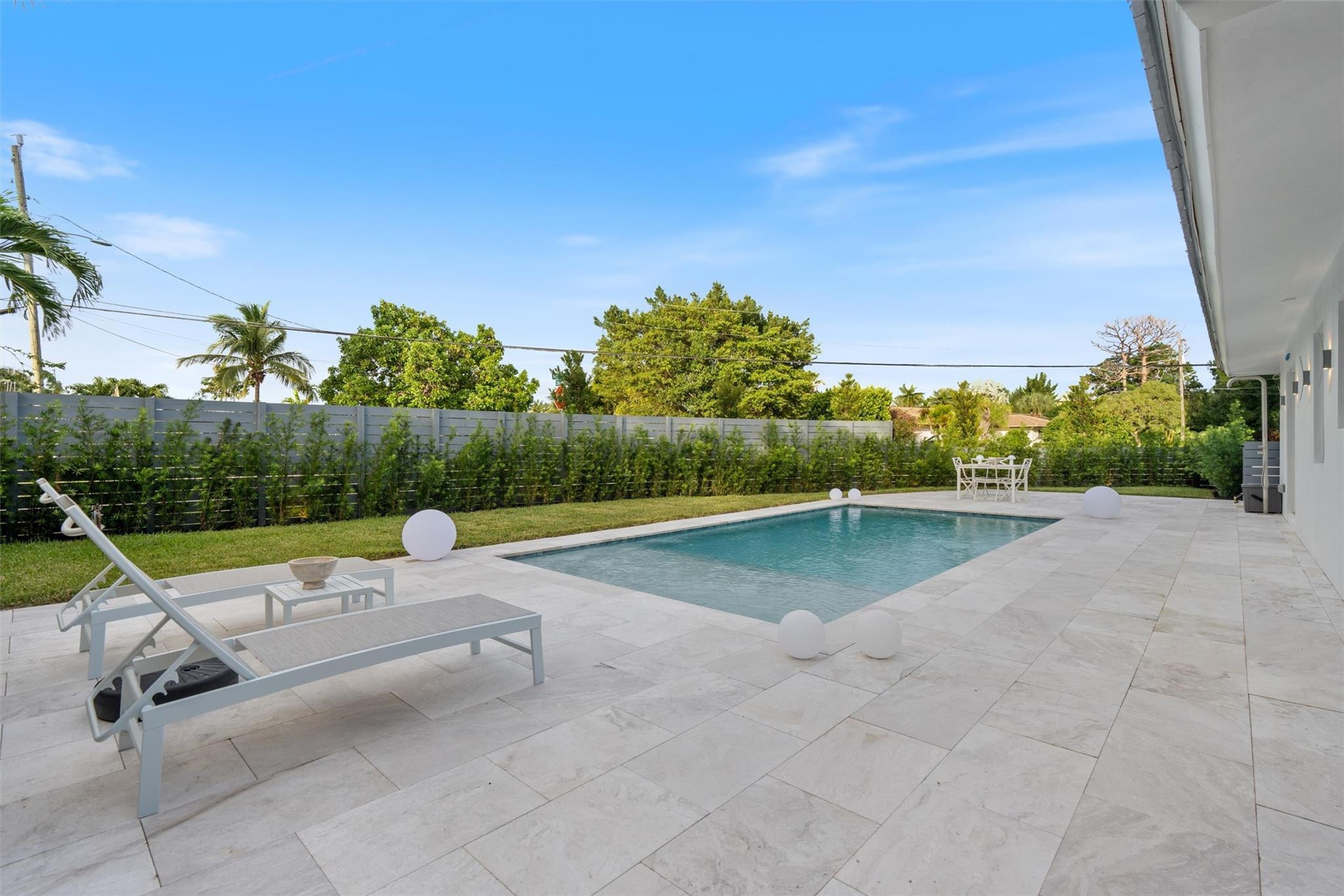 2000 Coral Gardens Drive