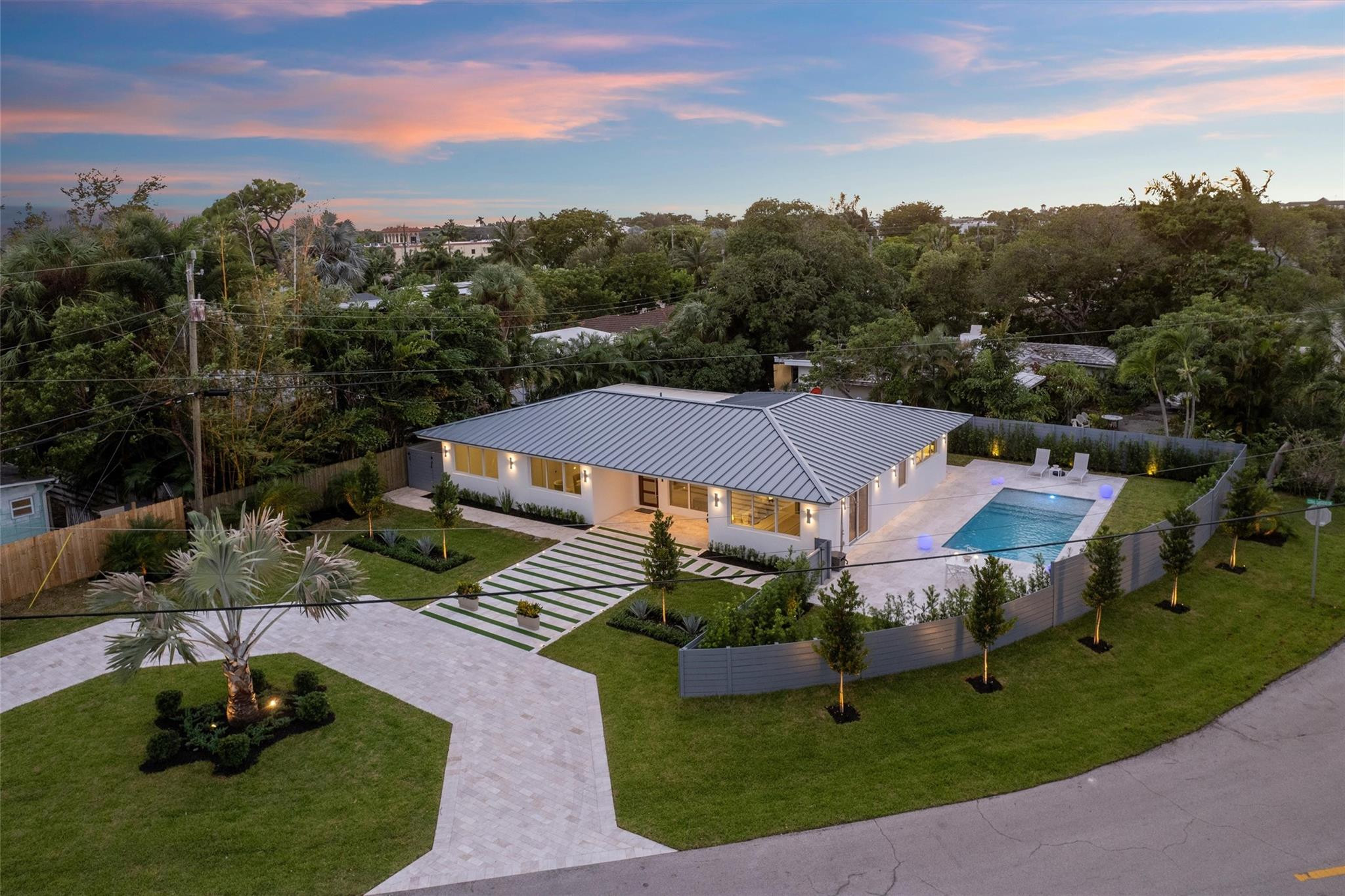 2000 Coral Gardens Drive