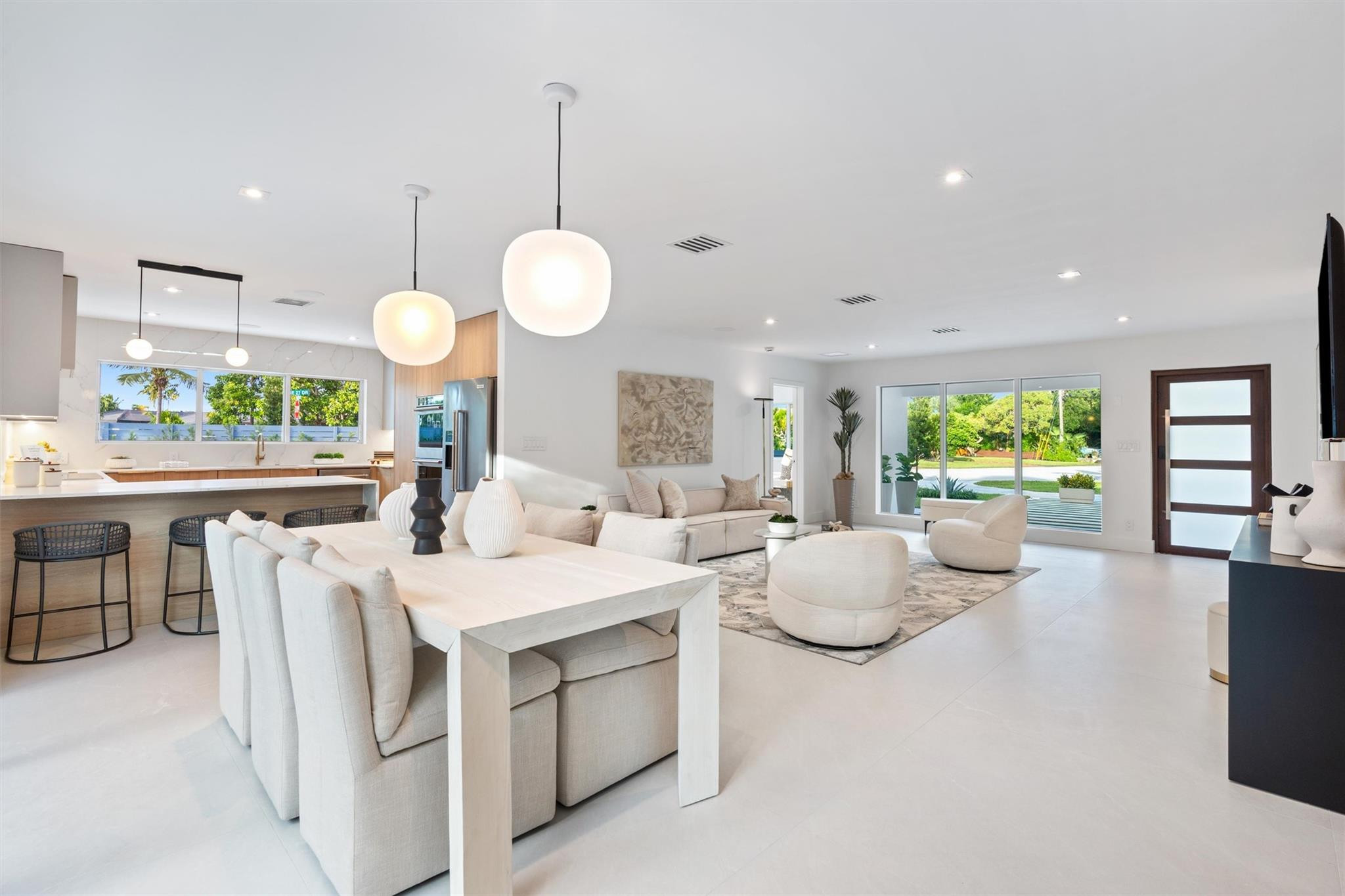 2000 Coral Gardens Drive