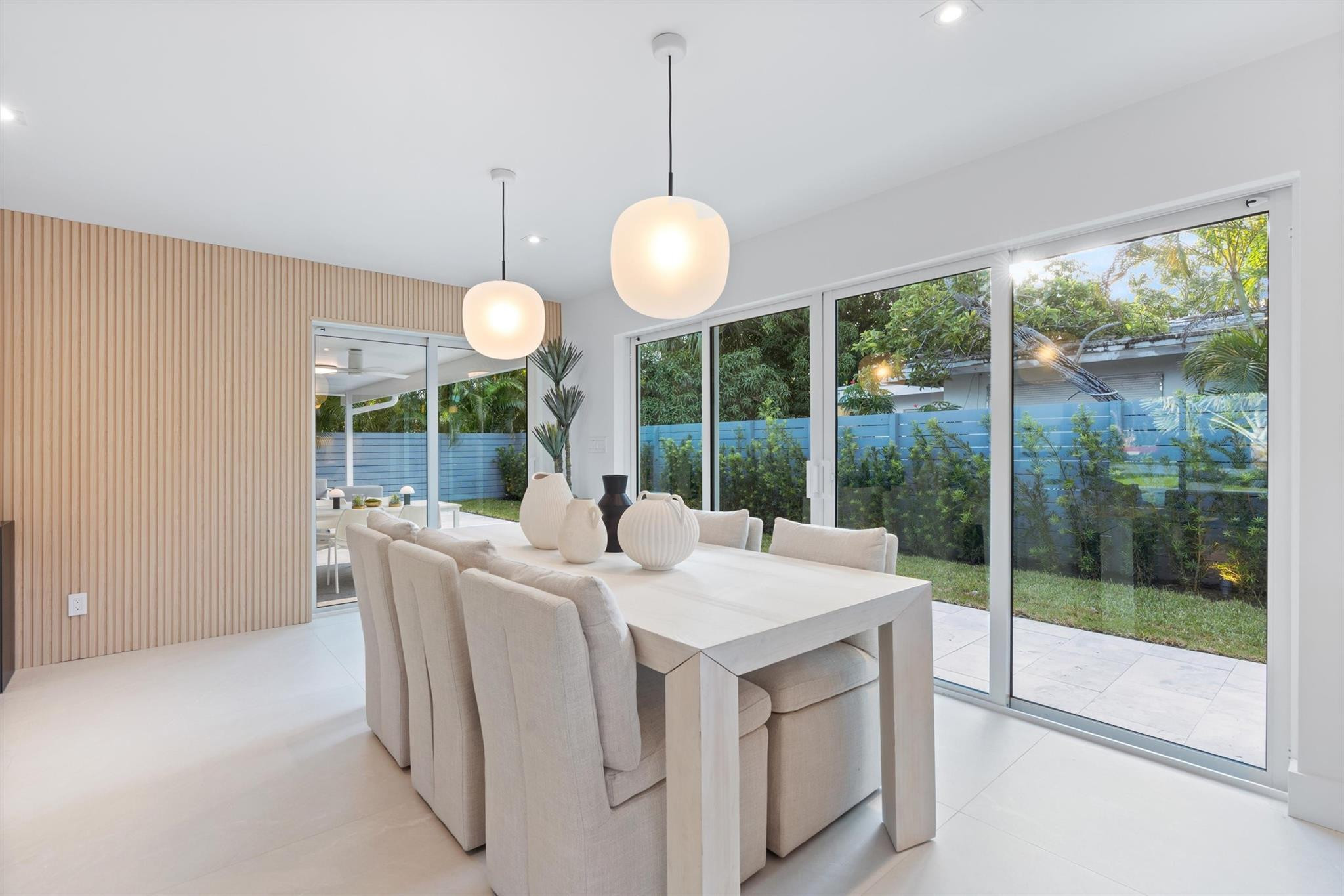 2000 Coral Gardens Drive