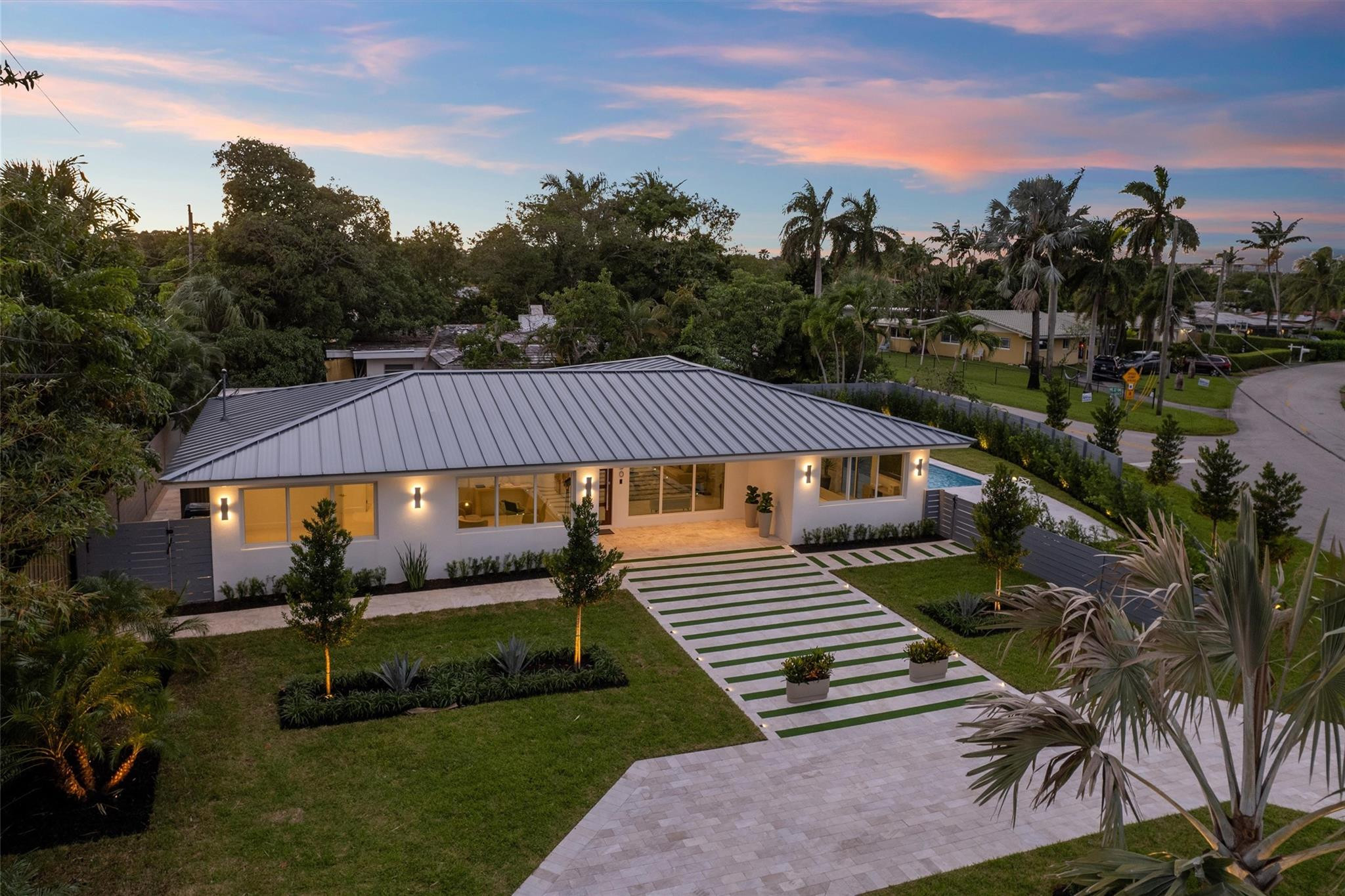 2000 Coral Gardens Drive