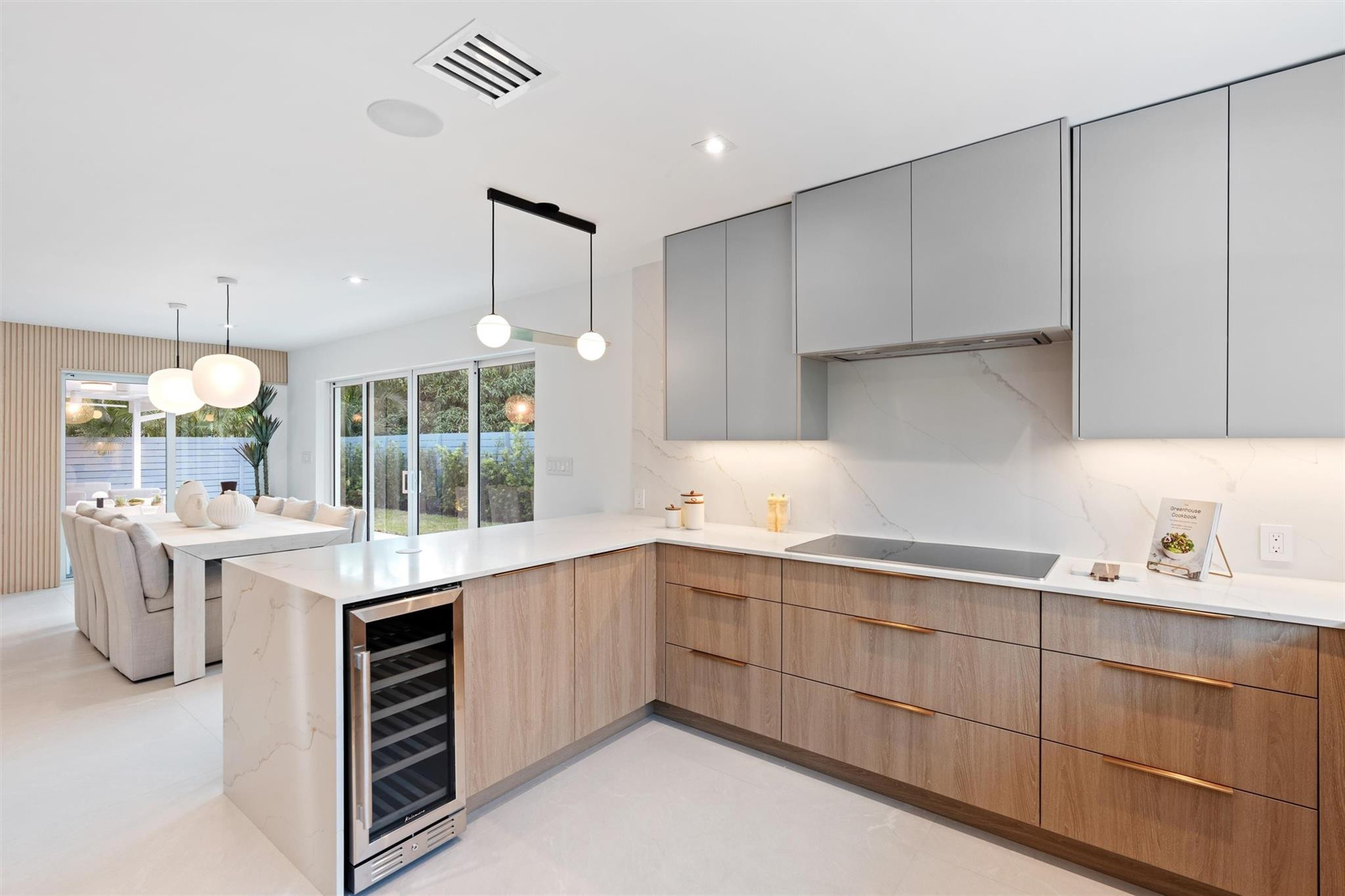 2000 Coral Gardens Drive