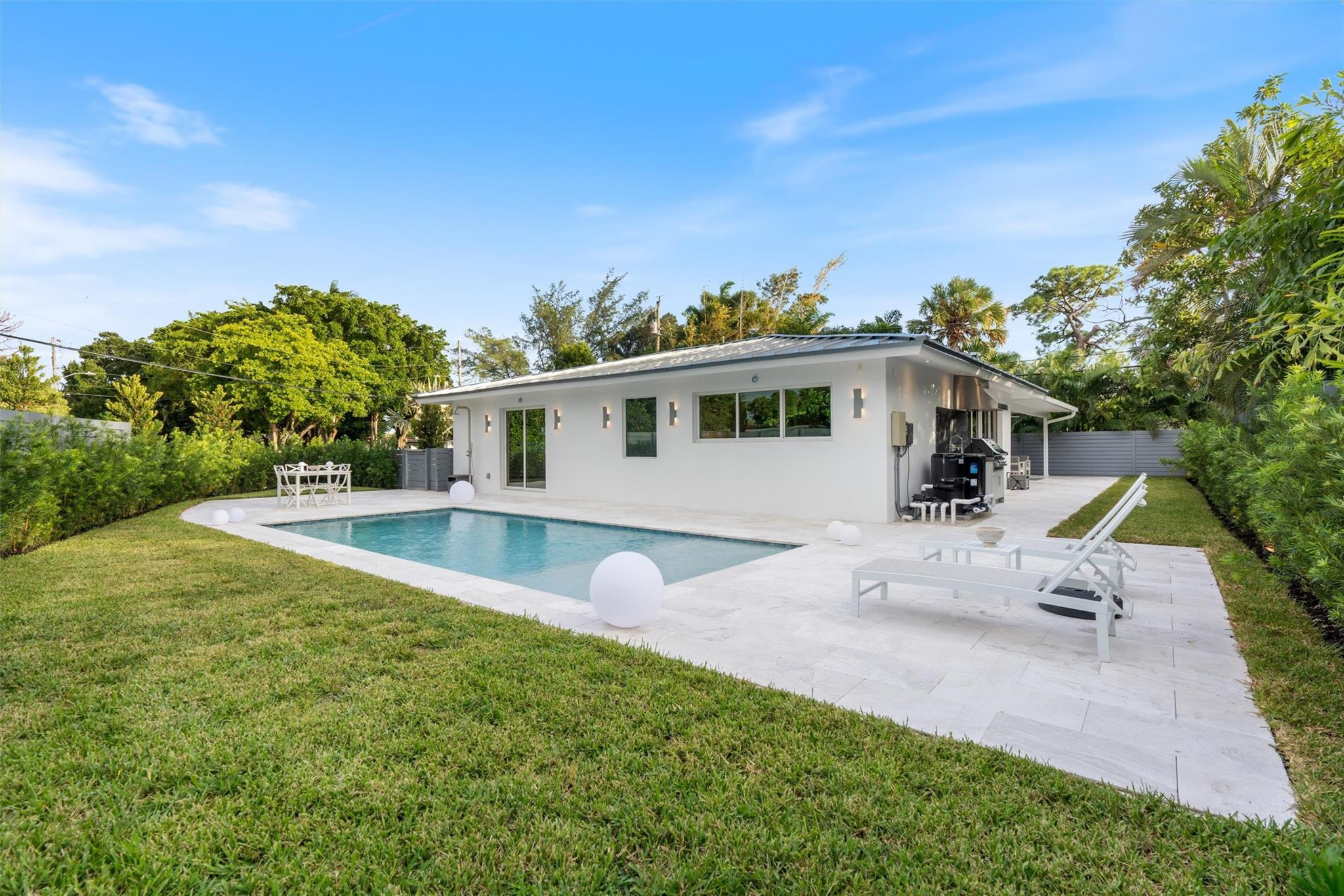 2000 Coral Gardens Drive