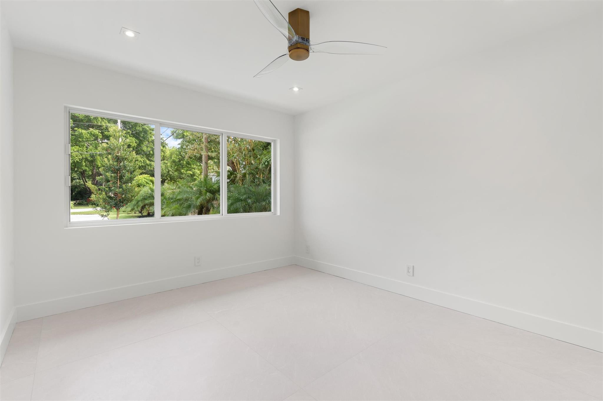 2000 Coral Gardens Drive