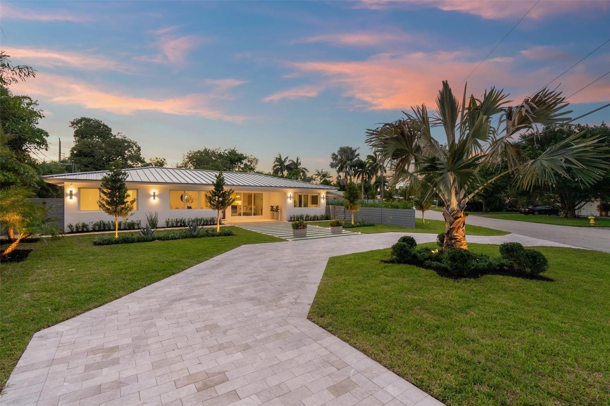2000 Coral Gardens Drive