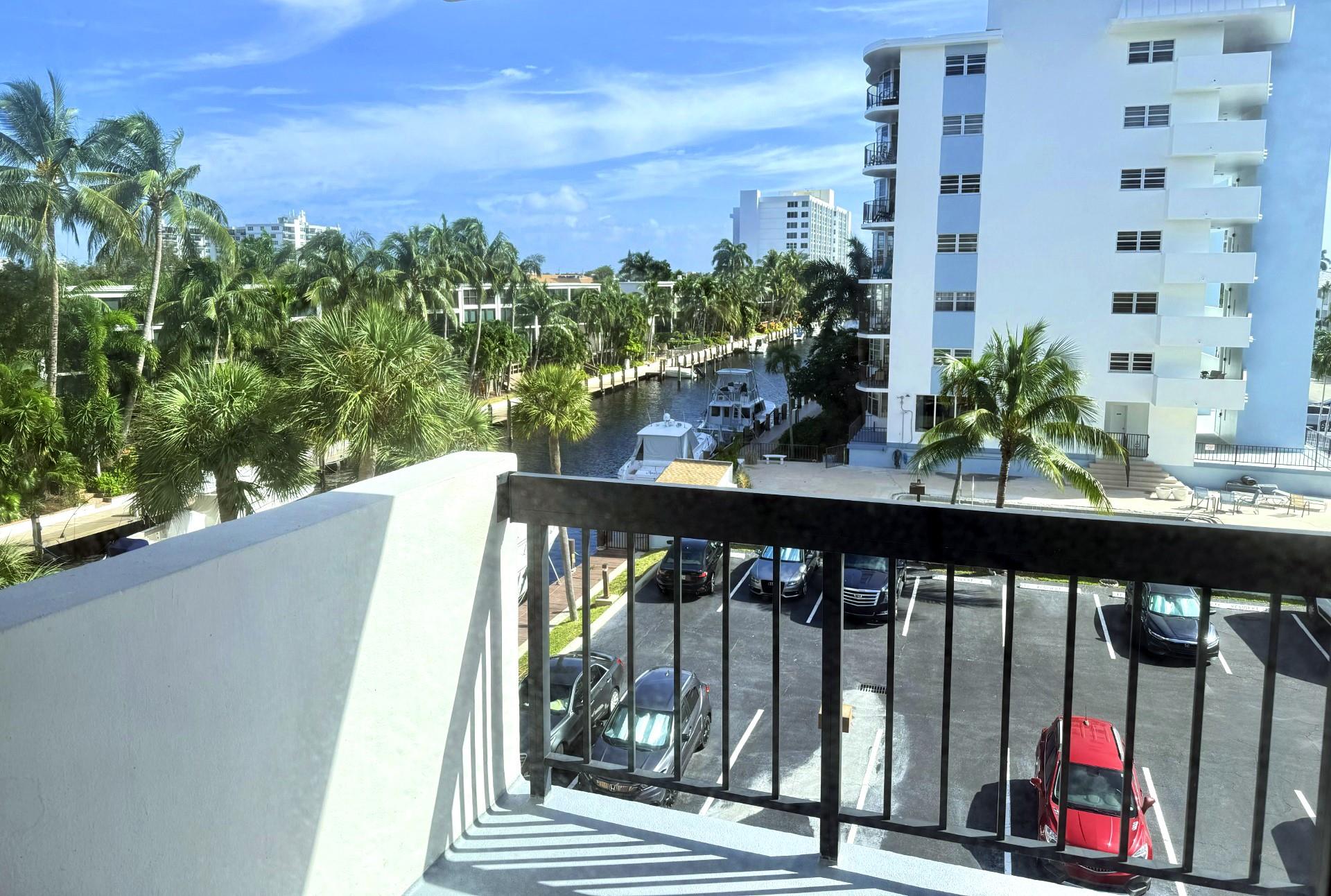 4800 Bayview Dr 406