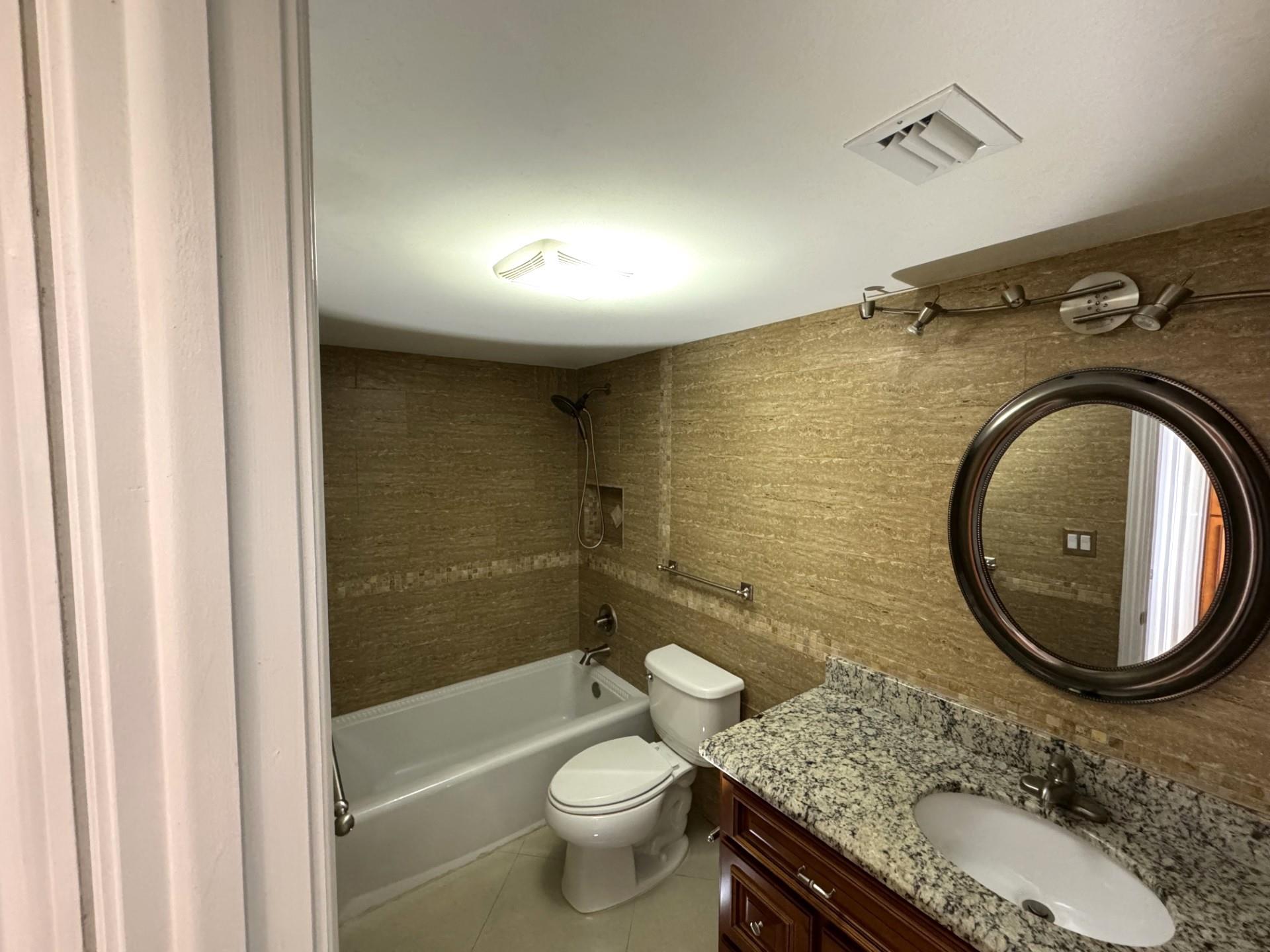 4800 Bayview Dr 406
