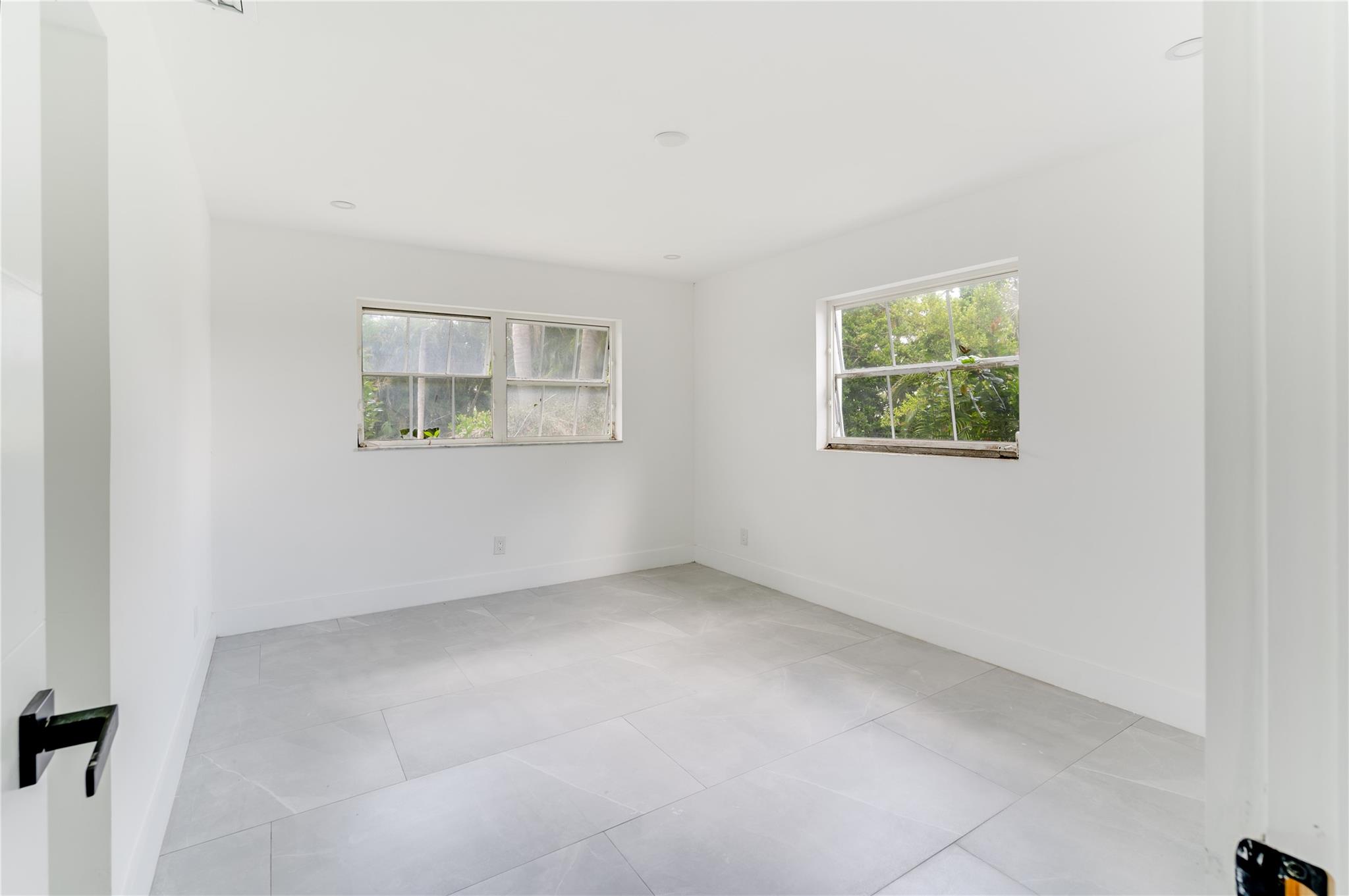 5279 Stratford Ct